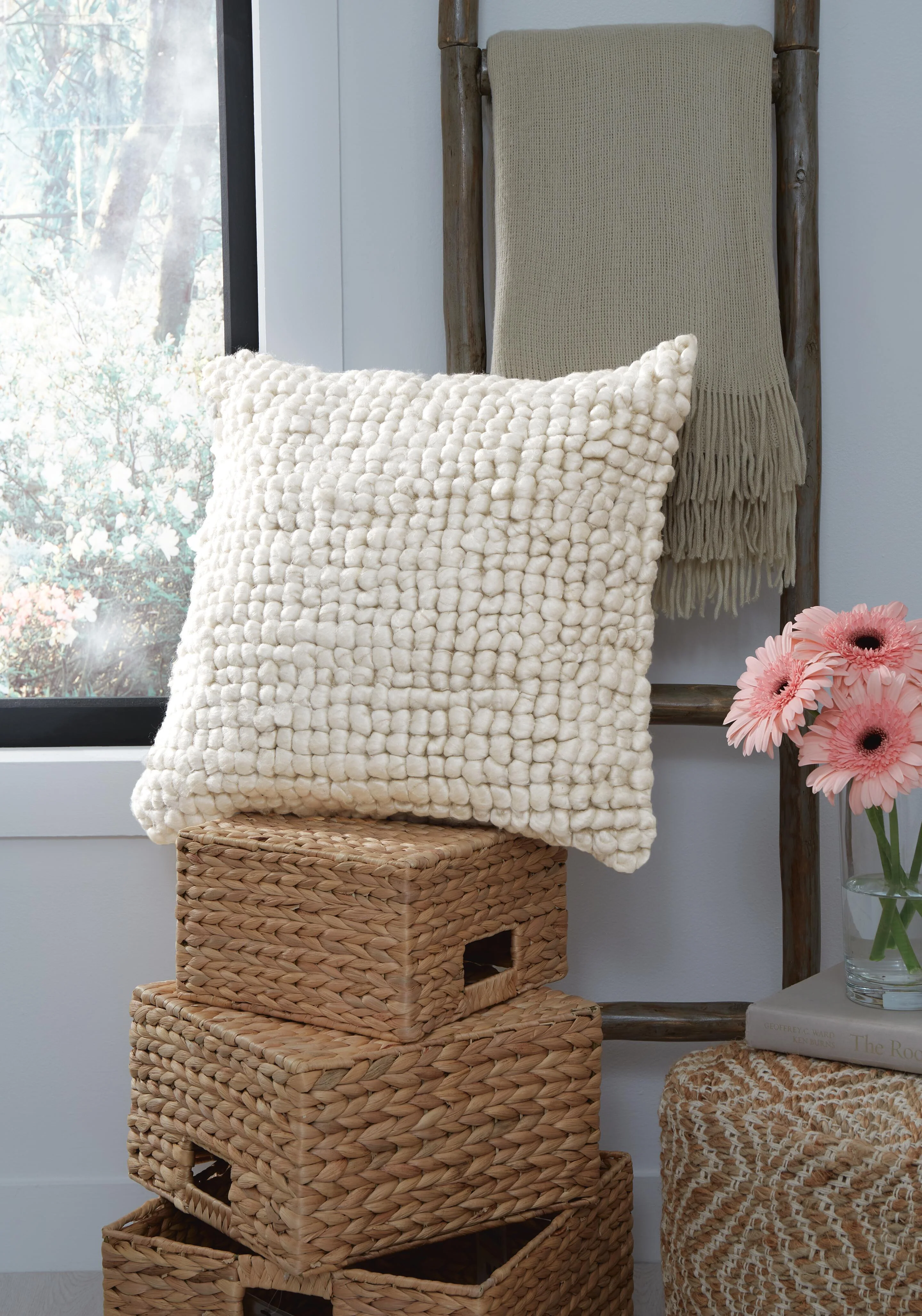 Aavie Pillow - Image 8