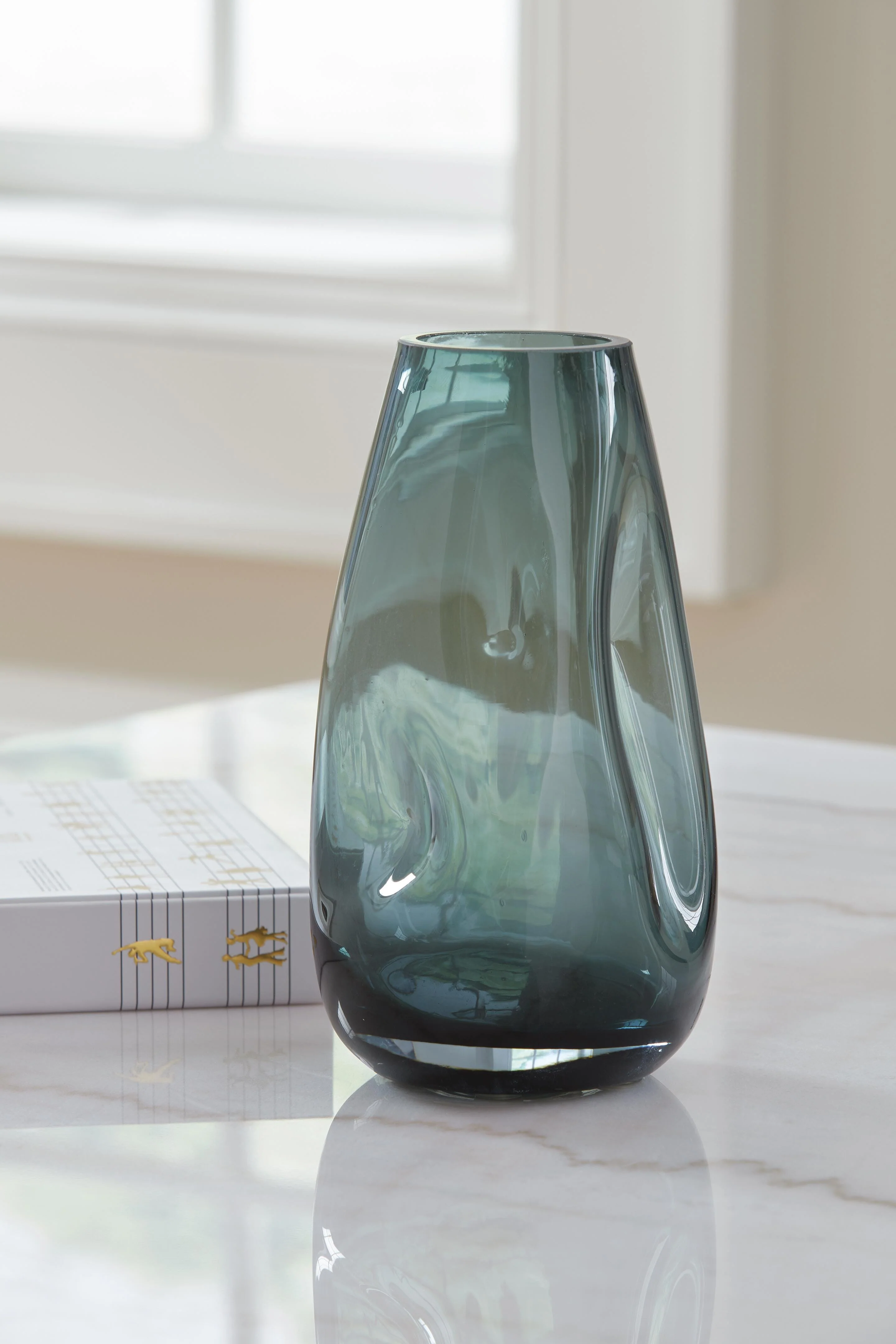 Beamund Vase - Image 2