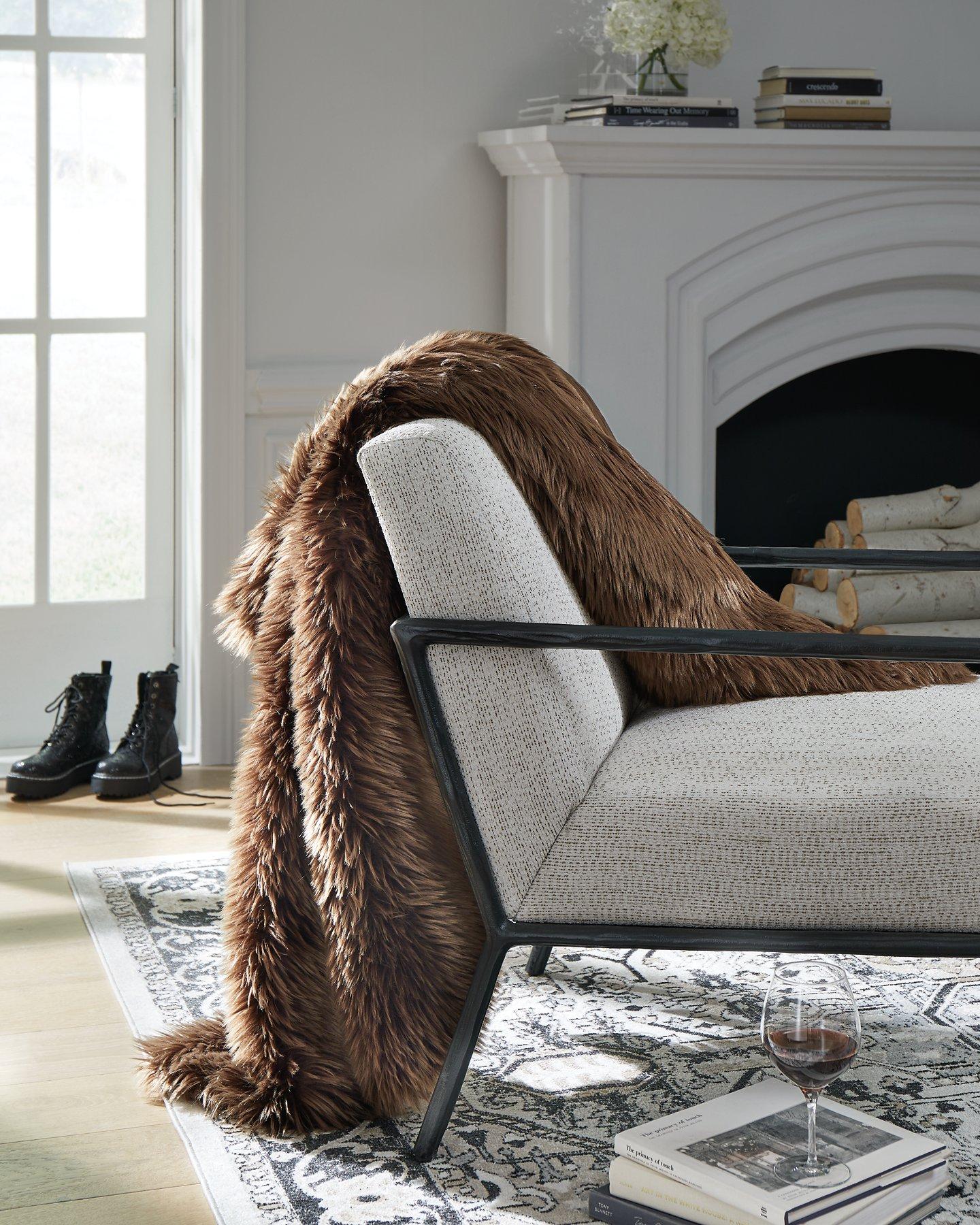 Bellethrone Throw (Set of 3) - Image 2