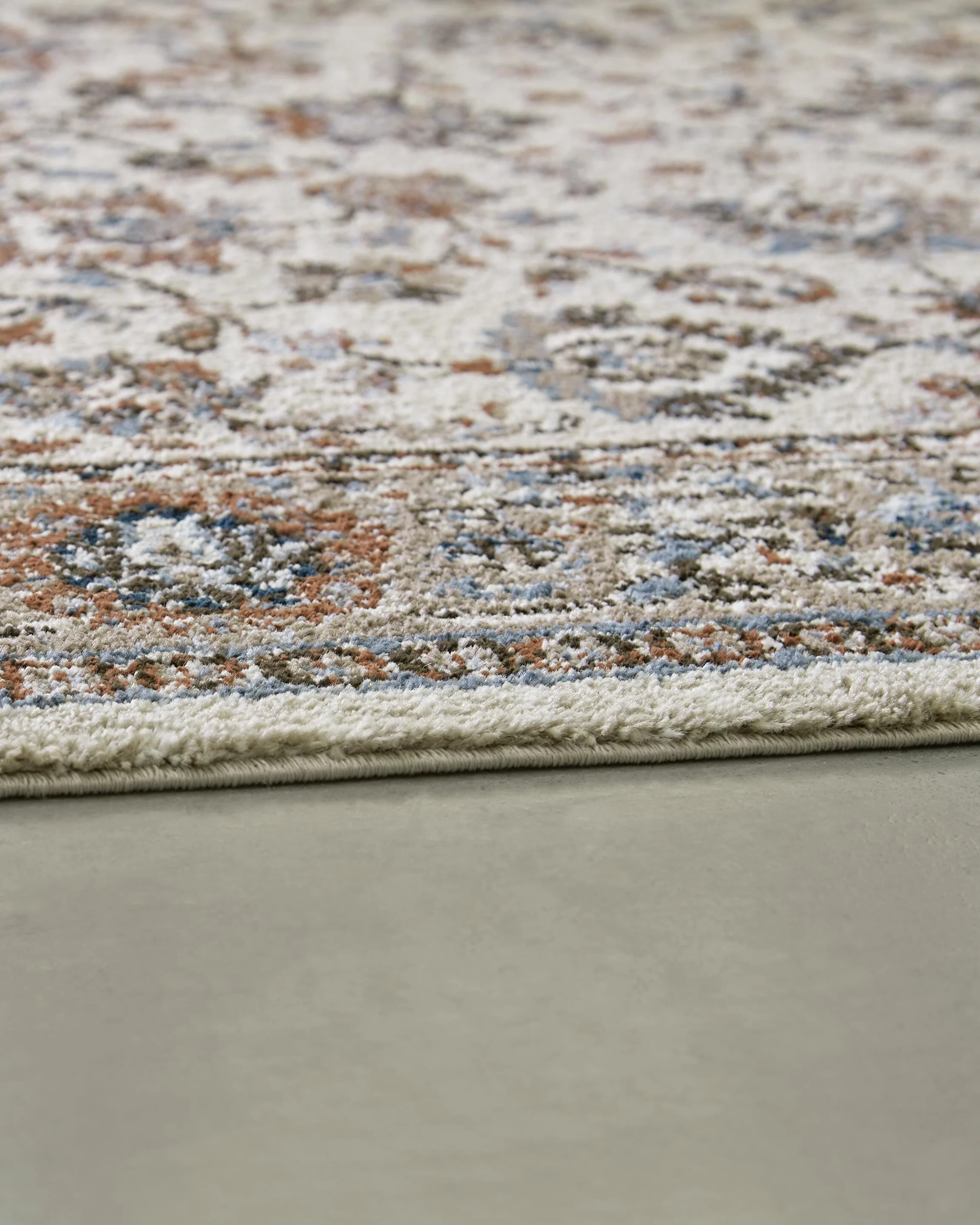 Beritham Rug Large - Image 3