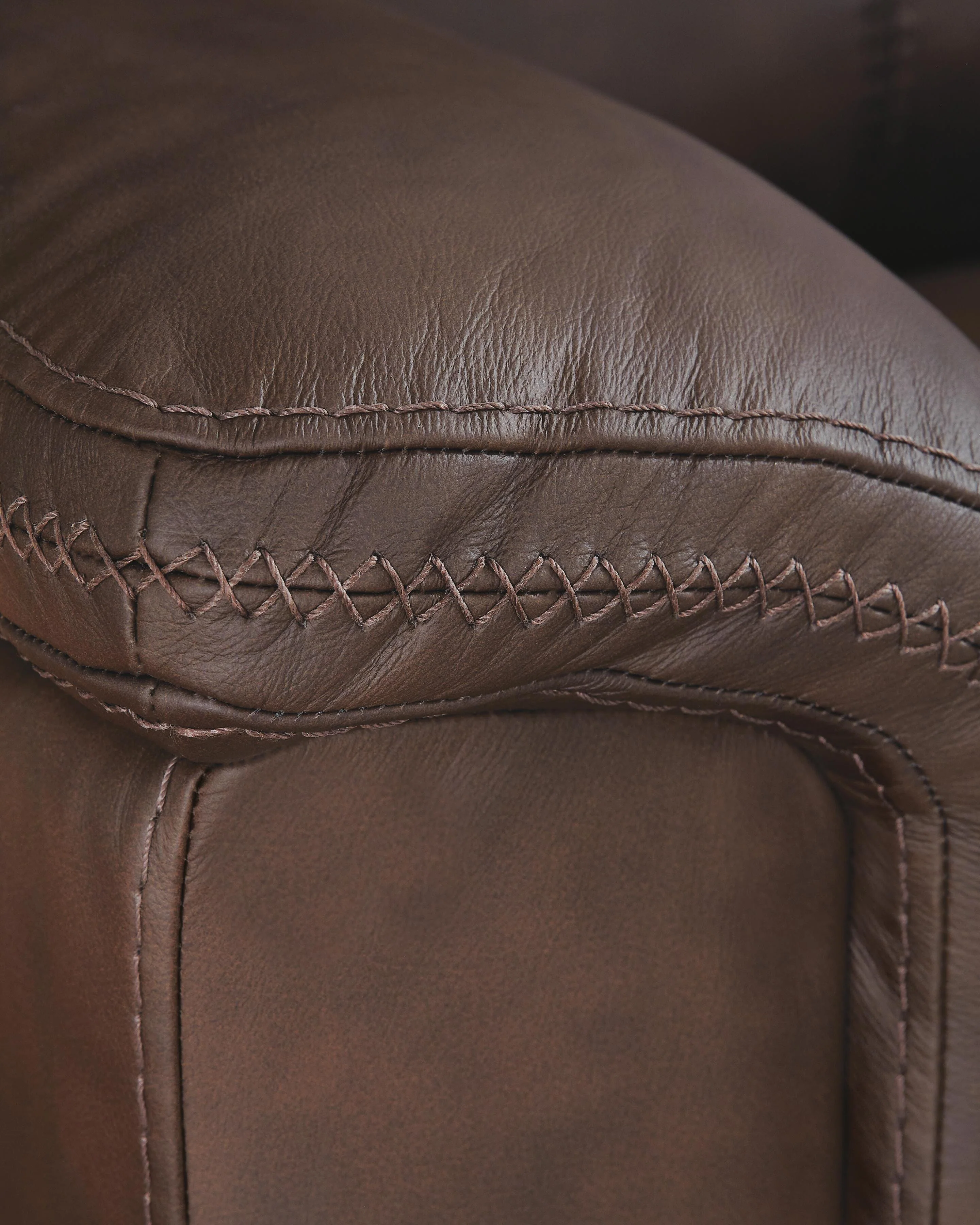 Bleckley Power Reclining Loveseat with Console - Image 10