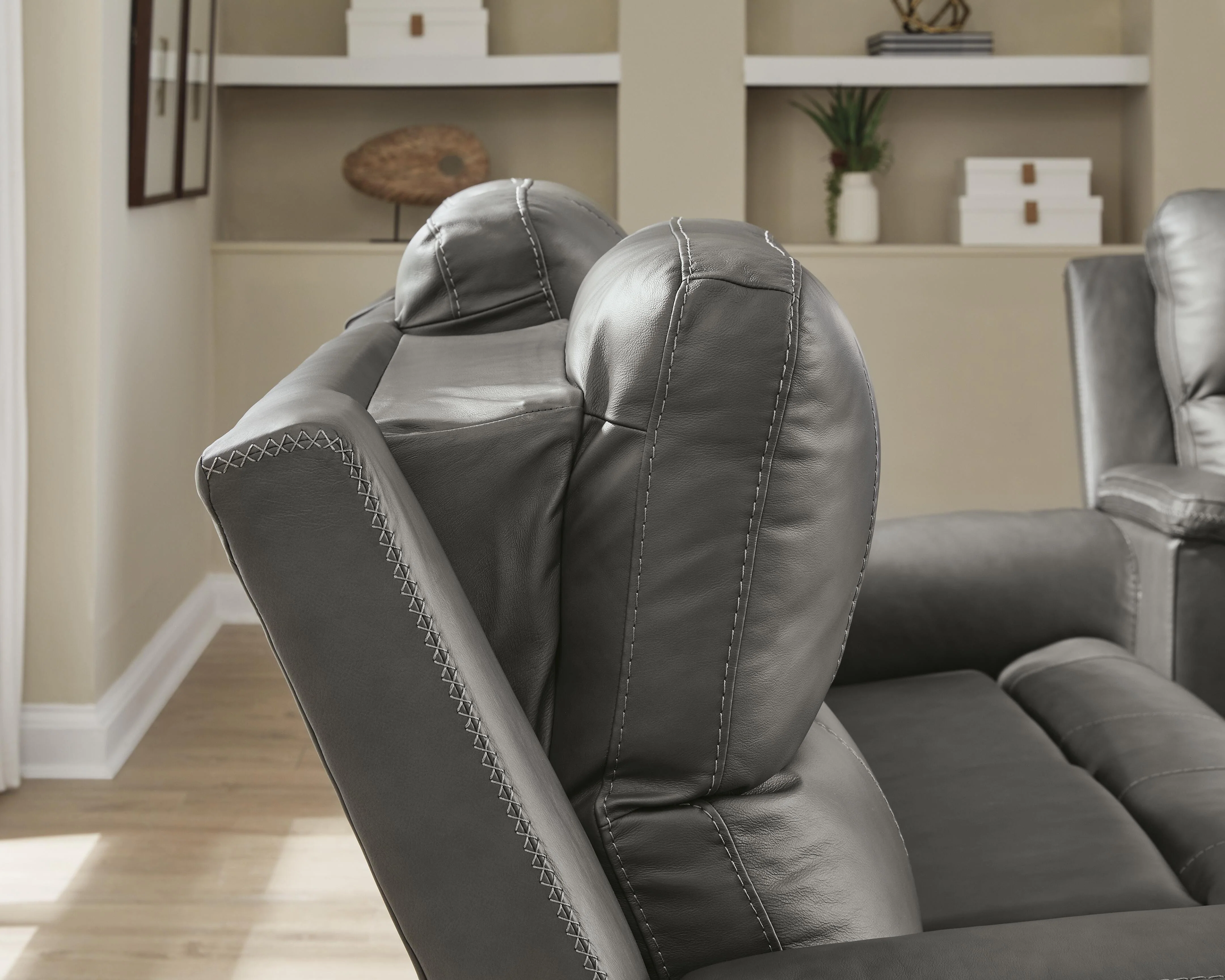 Bleckley Power Reclining Loveseat with Console - Image 19