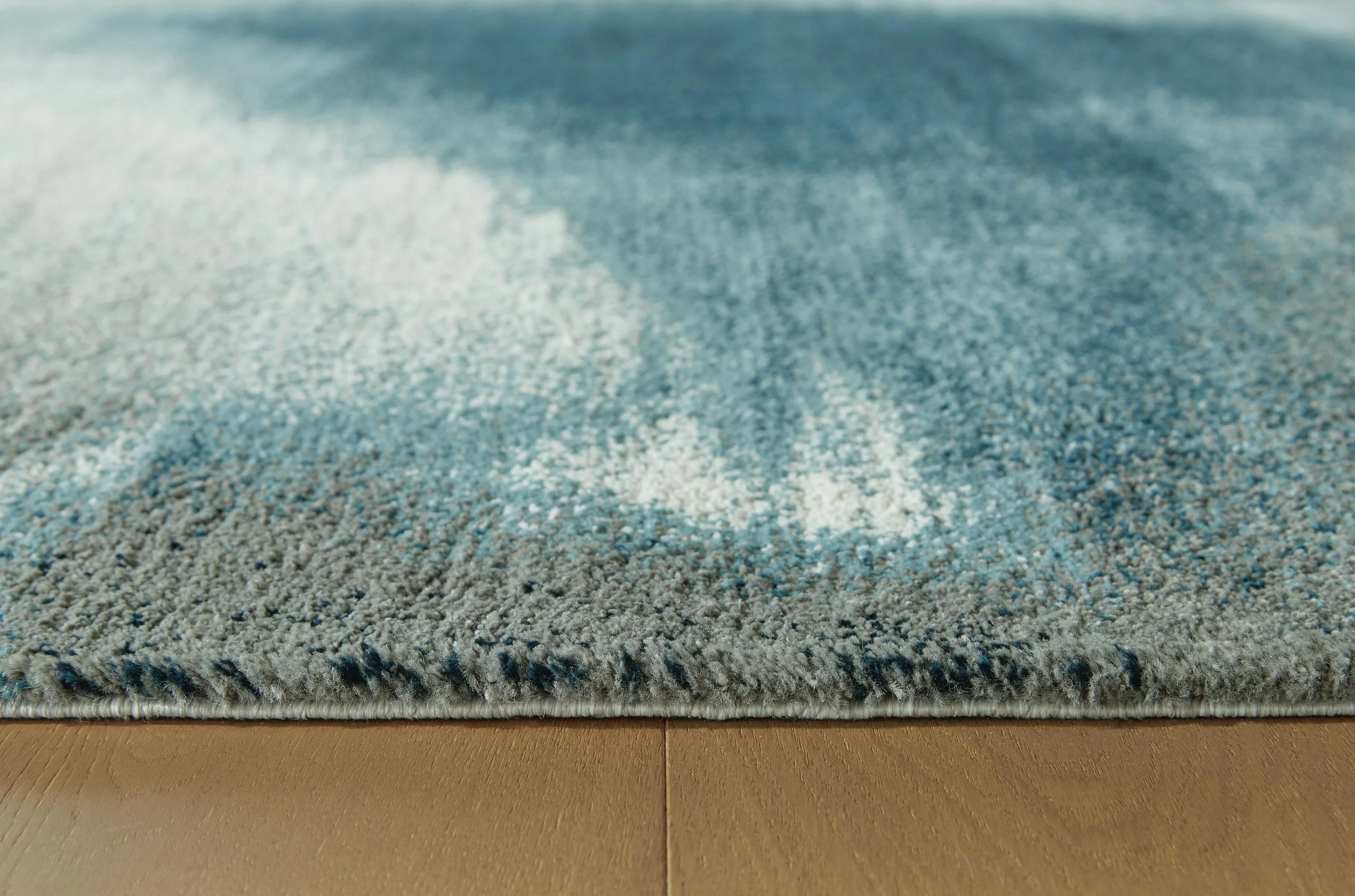 Brentward Rug Large - Image 3