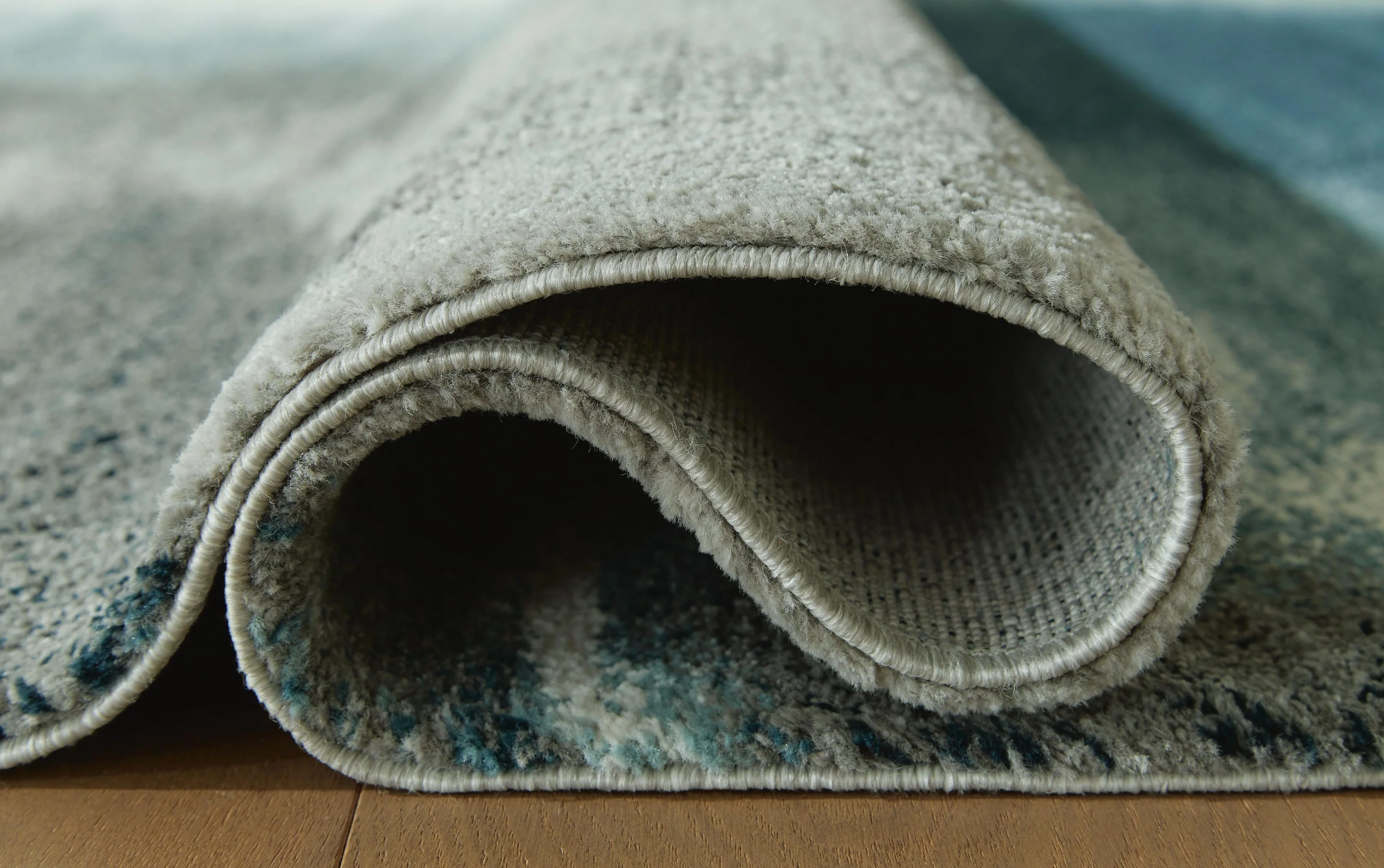Brentward Rug Large - Image 4
