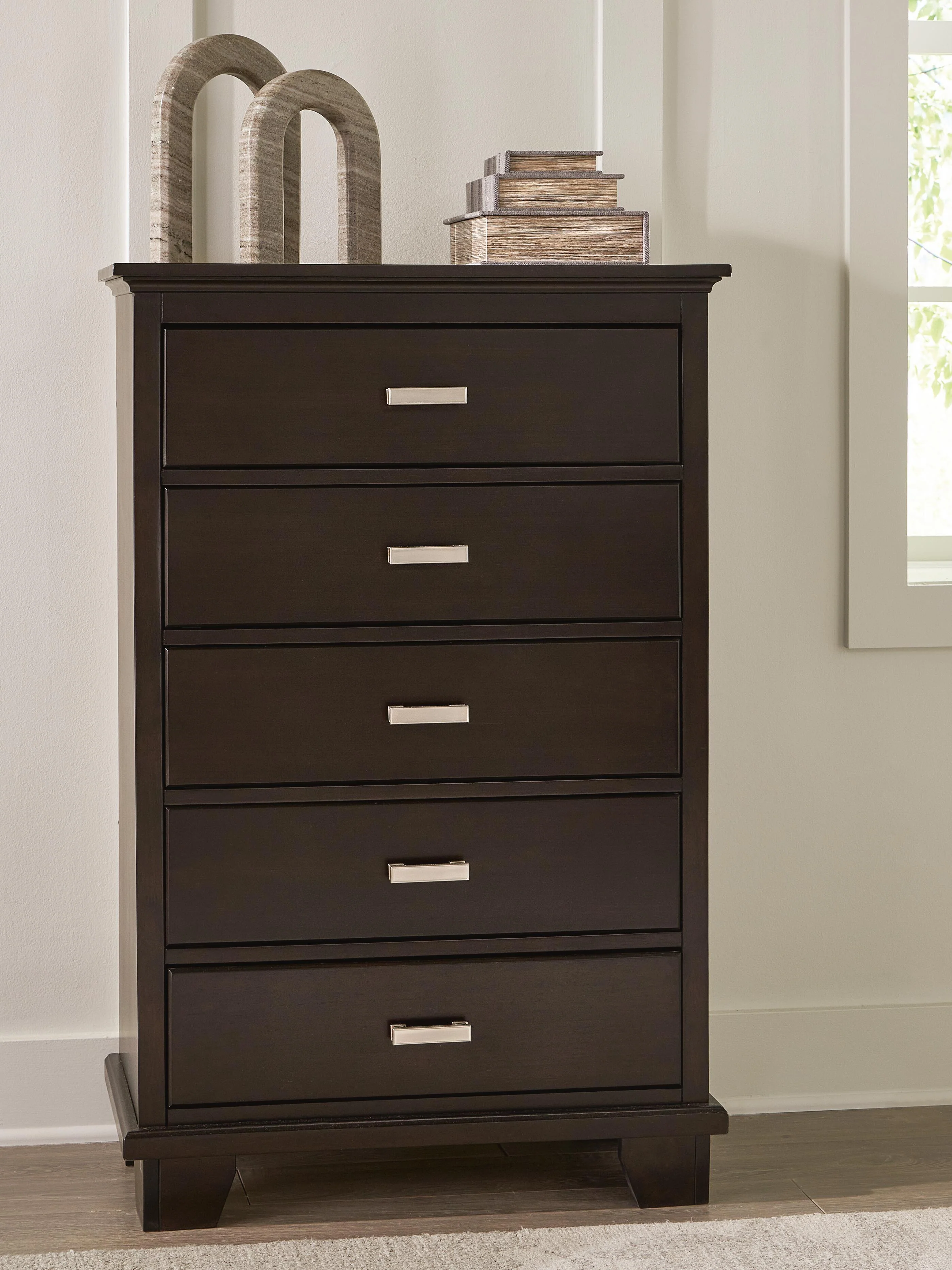 Covetown Chest of Drawers - Image 2