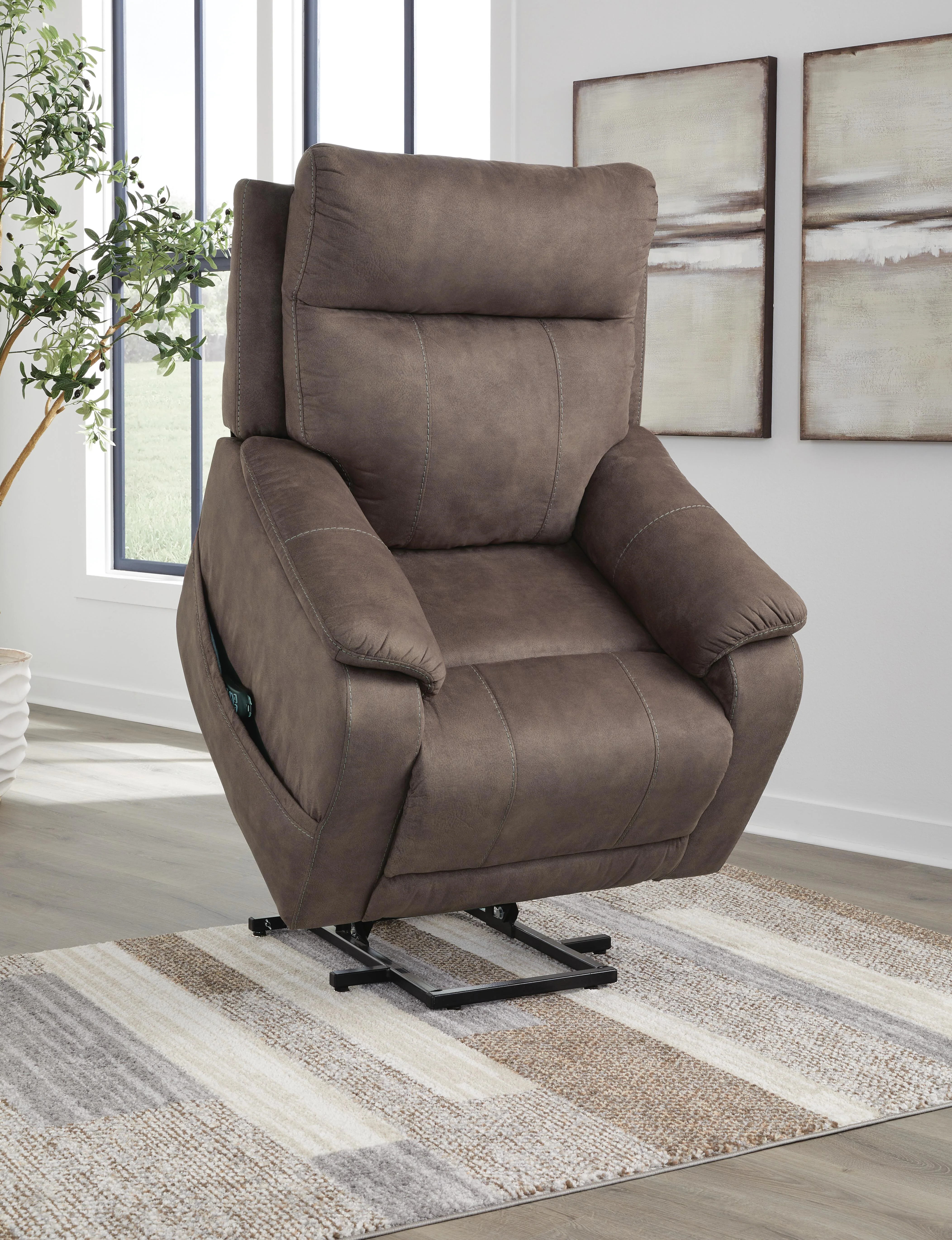 Crestmeade Power Lift Recliner - Image 10