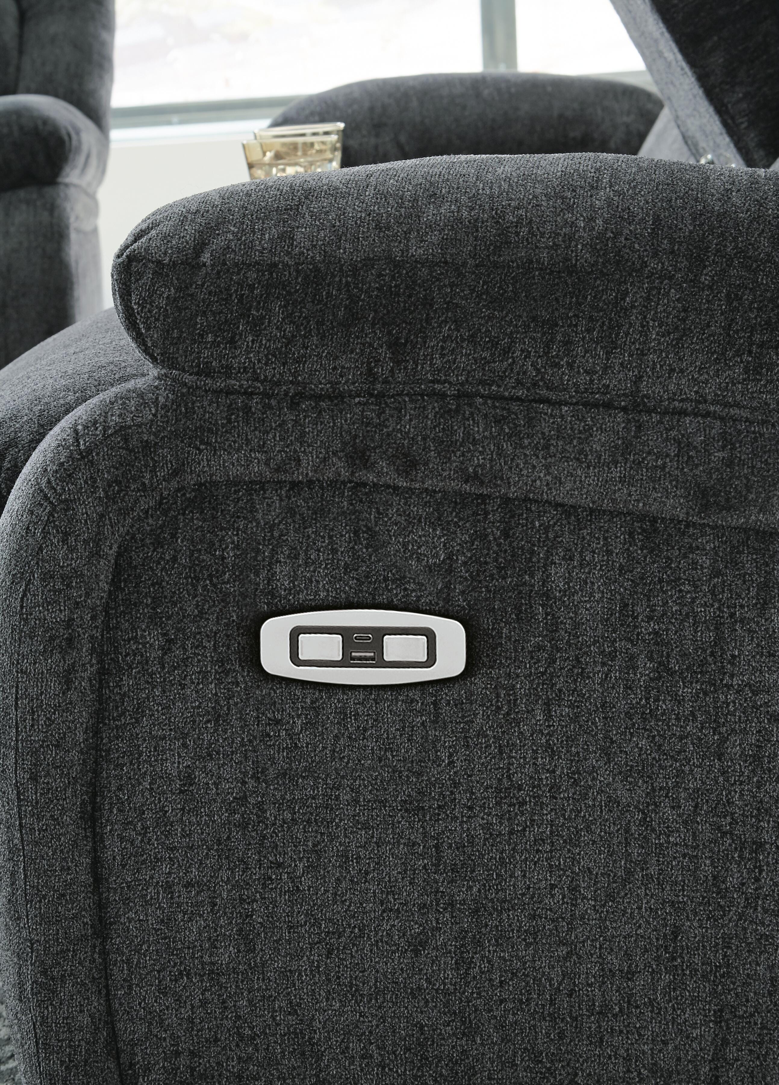 Draycoll Recliner - Image 8
