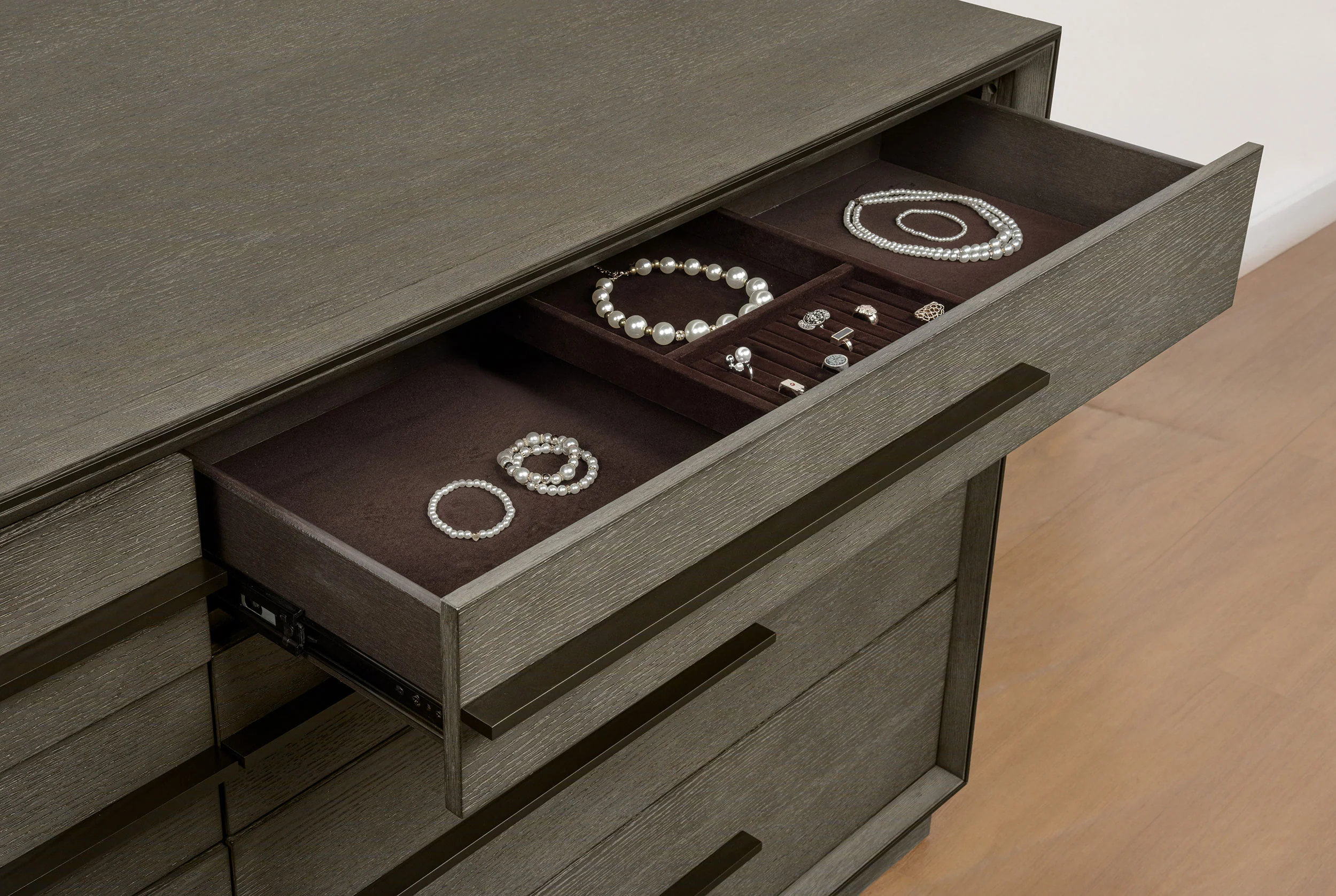 Durango Dresser with Mirror - Image 27