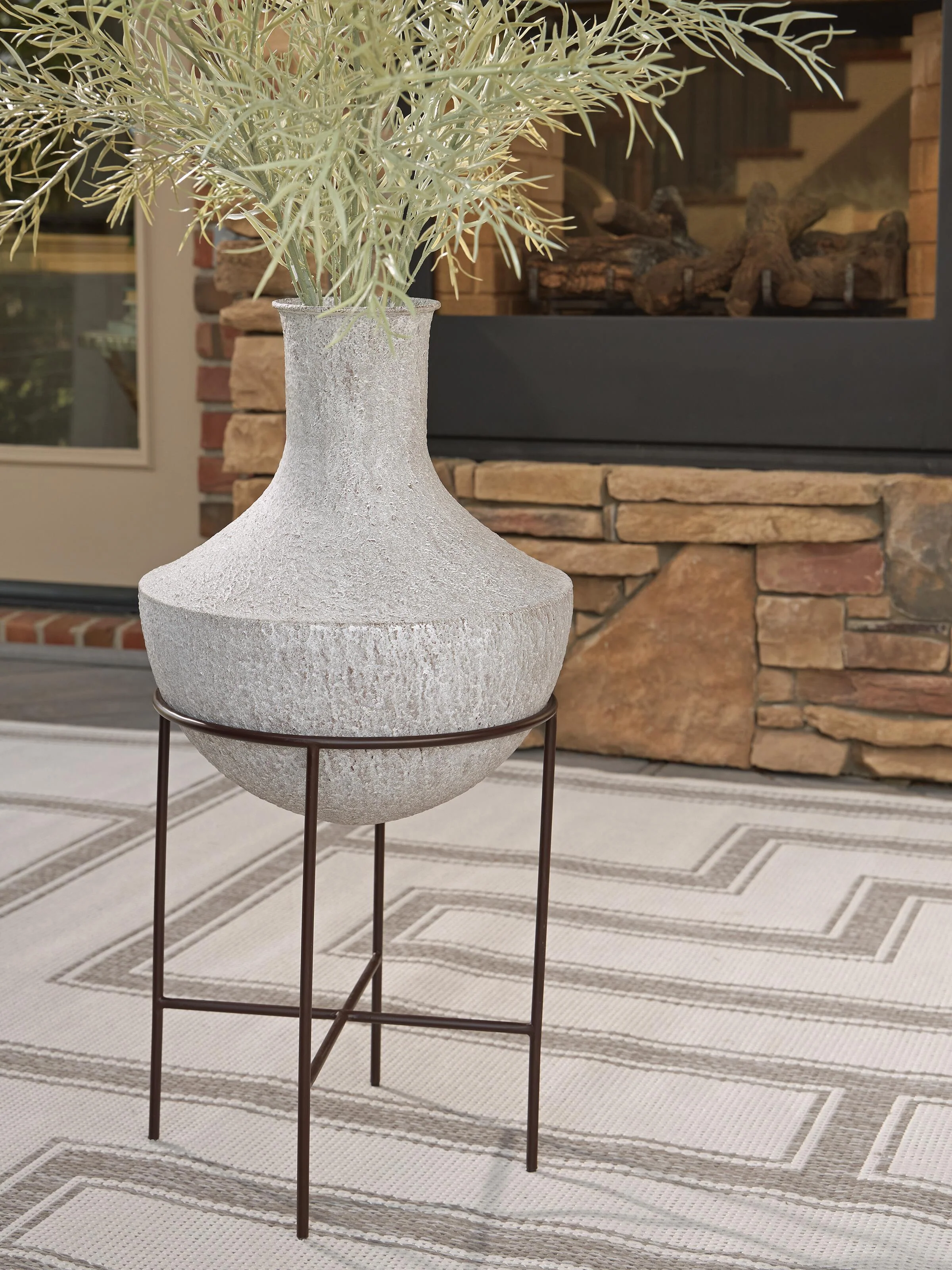 Estonbank Vase - Image 2