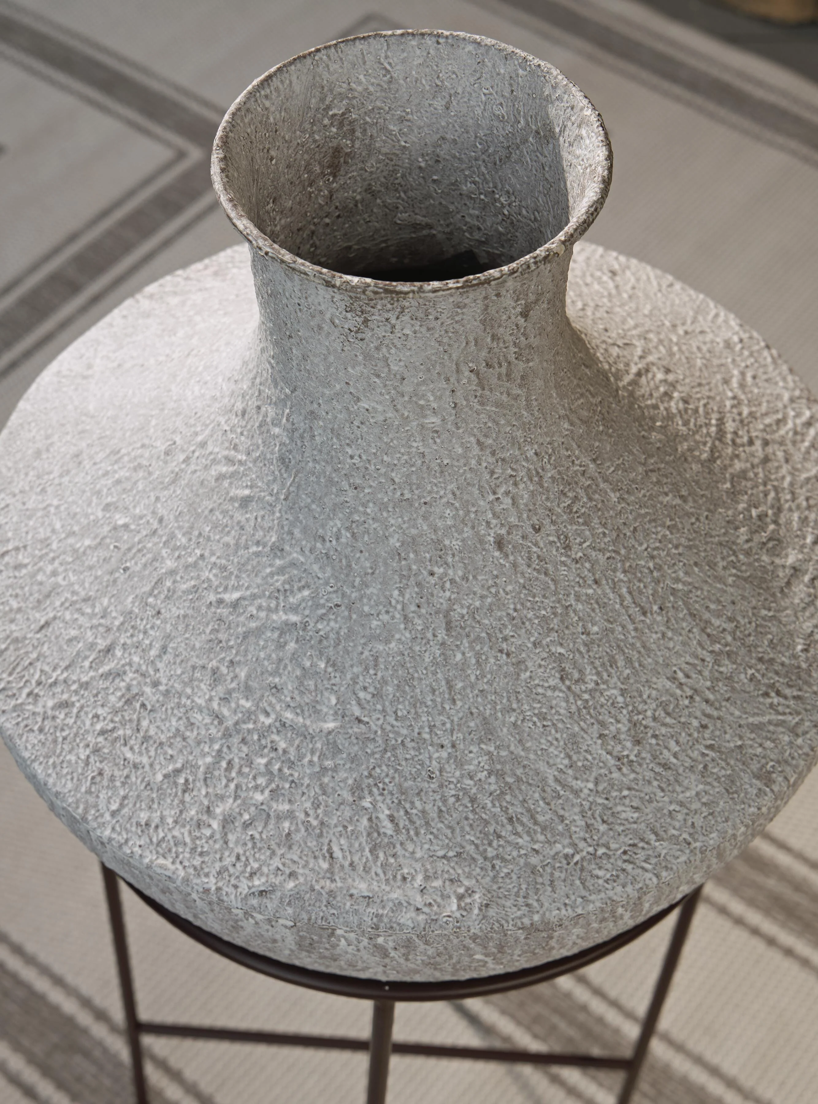 Estonbank Vase - Image 9