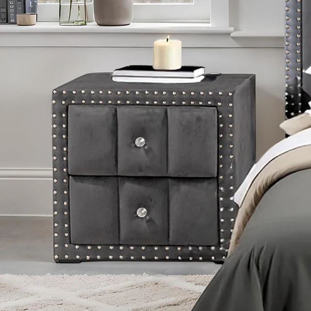 Farese Queen Bed w/ 2 Nightstands - Image 2