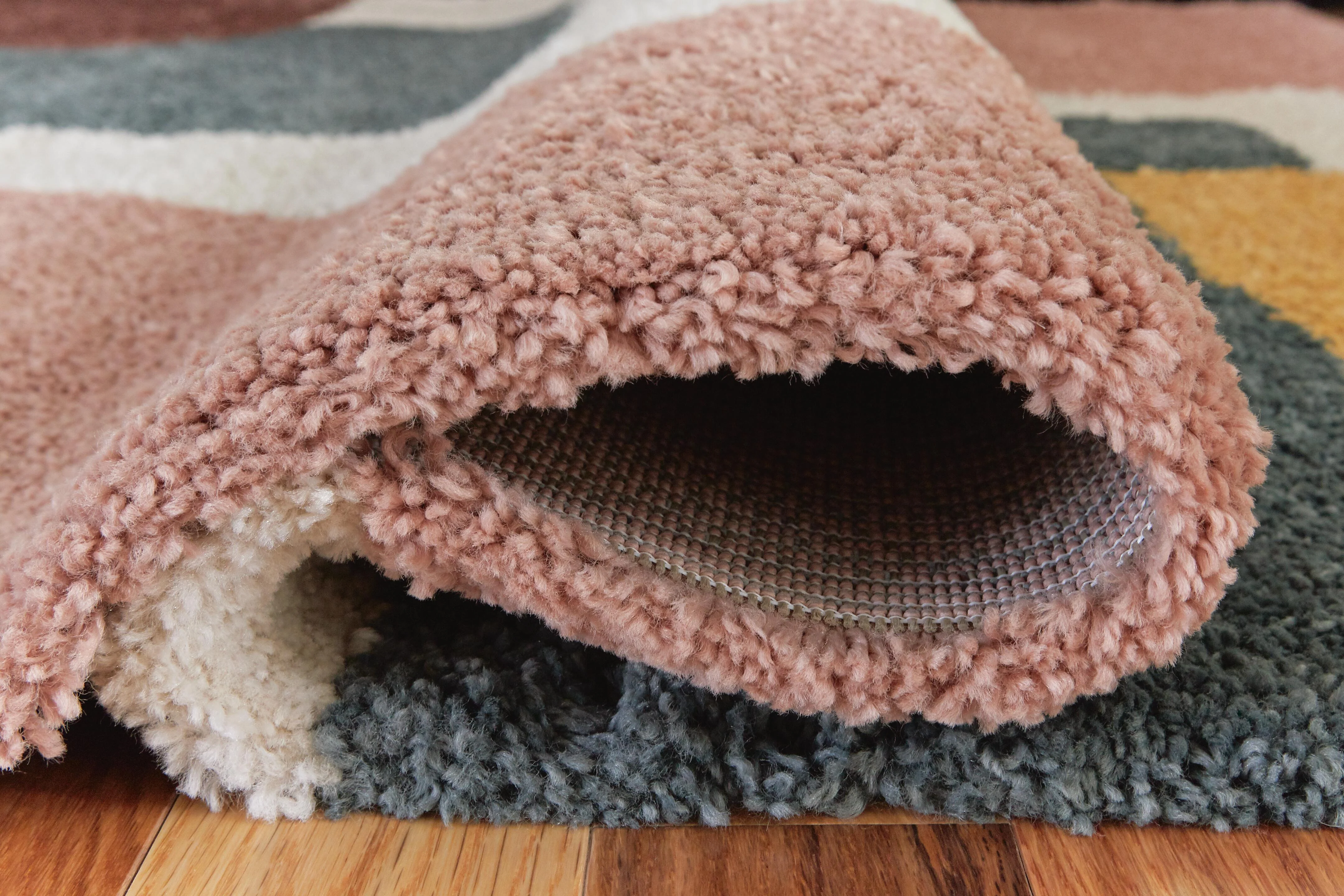 Flynnwick 5' x 7' Rug - Image 4