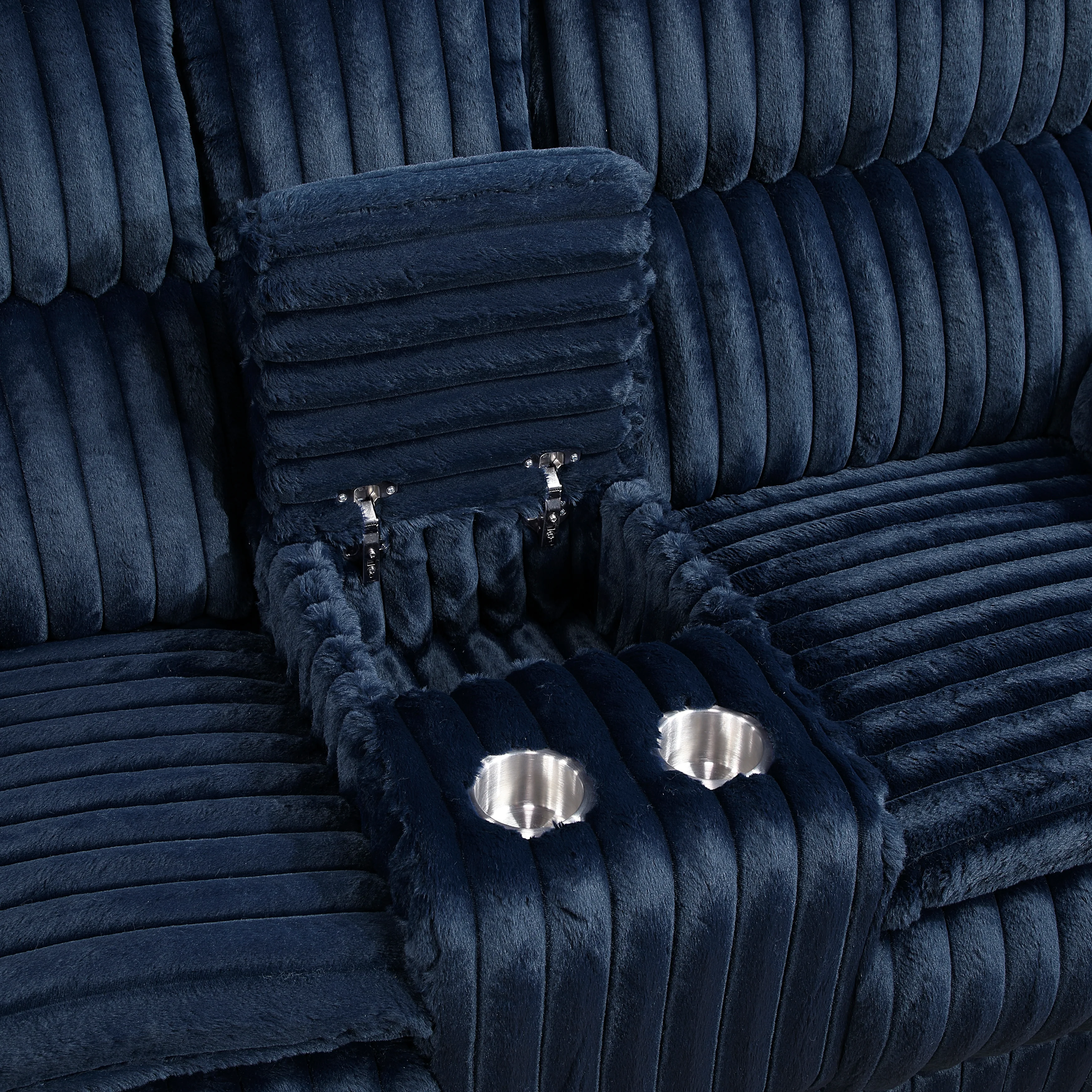 Goodland Double Reclining Love Seat With Center Console - Image 10