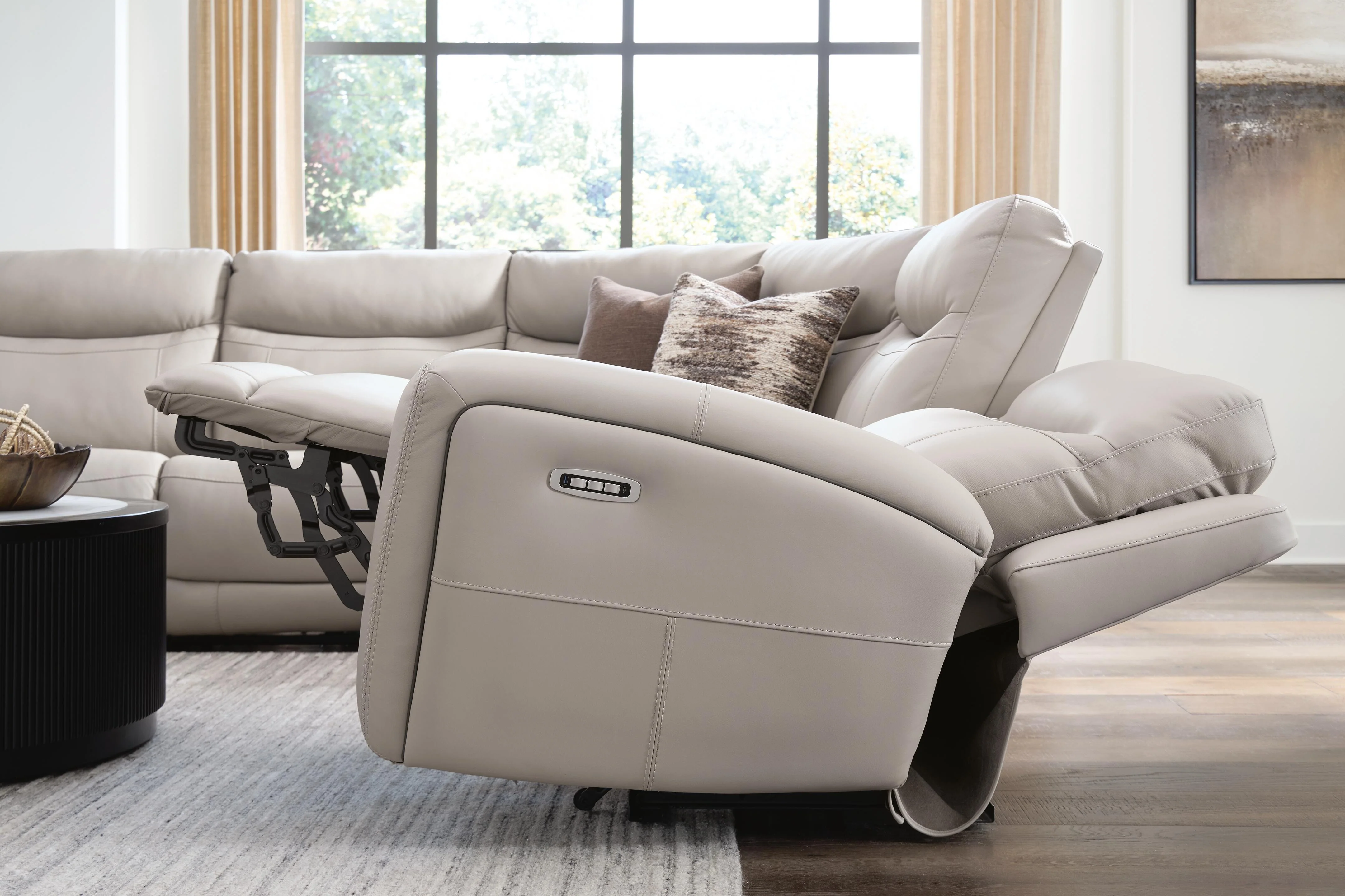 Gravier Power Reclining Sectional with Storage Console - Image 27