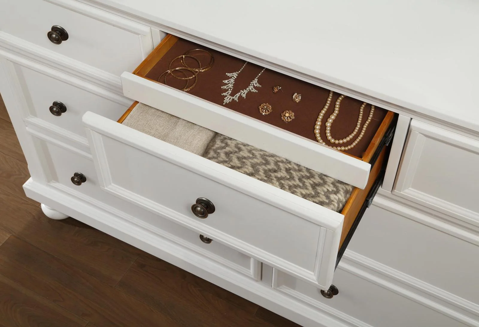 Laurelin 7 Drawer Dresser in White 1714W-5 - Image 2