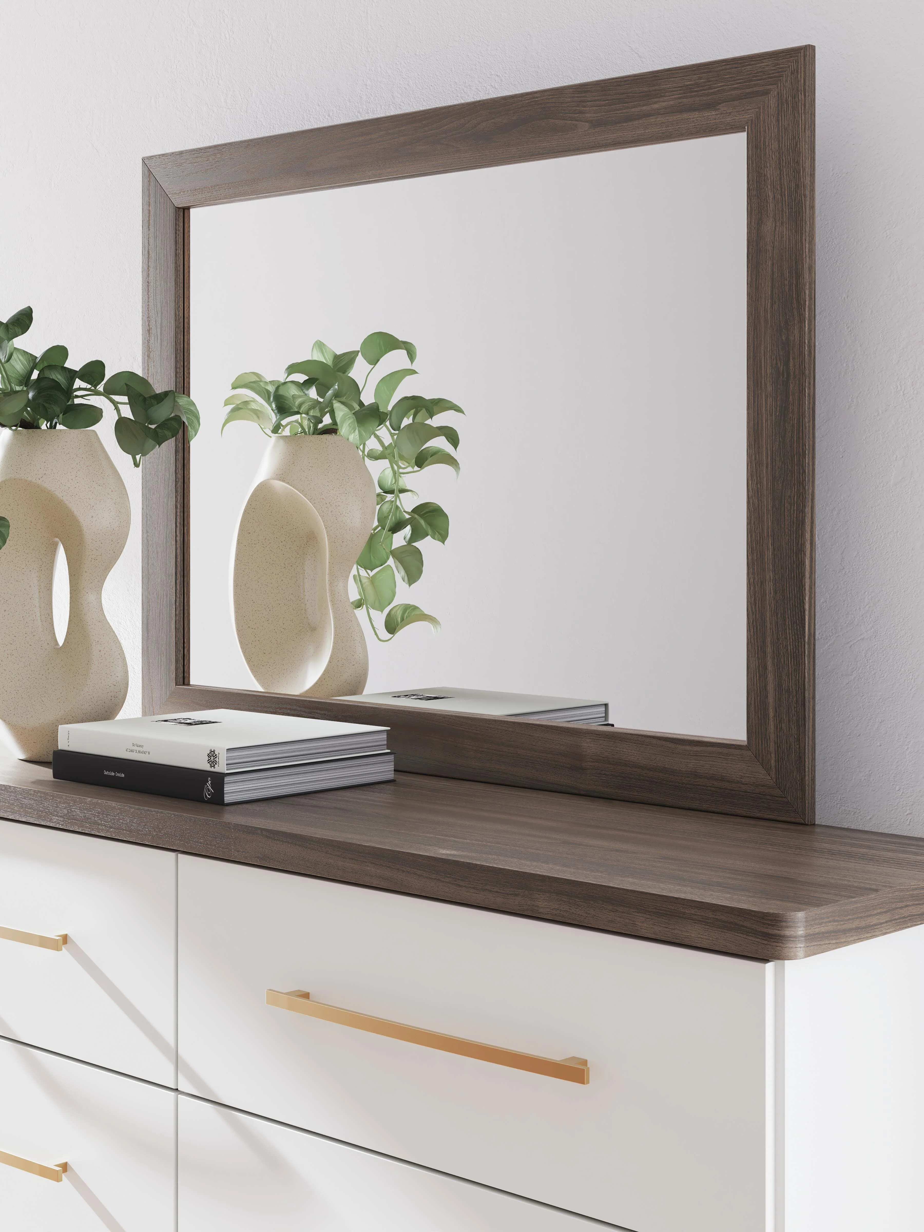 Kendanport Dresser and Mirror - Image 9