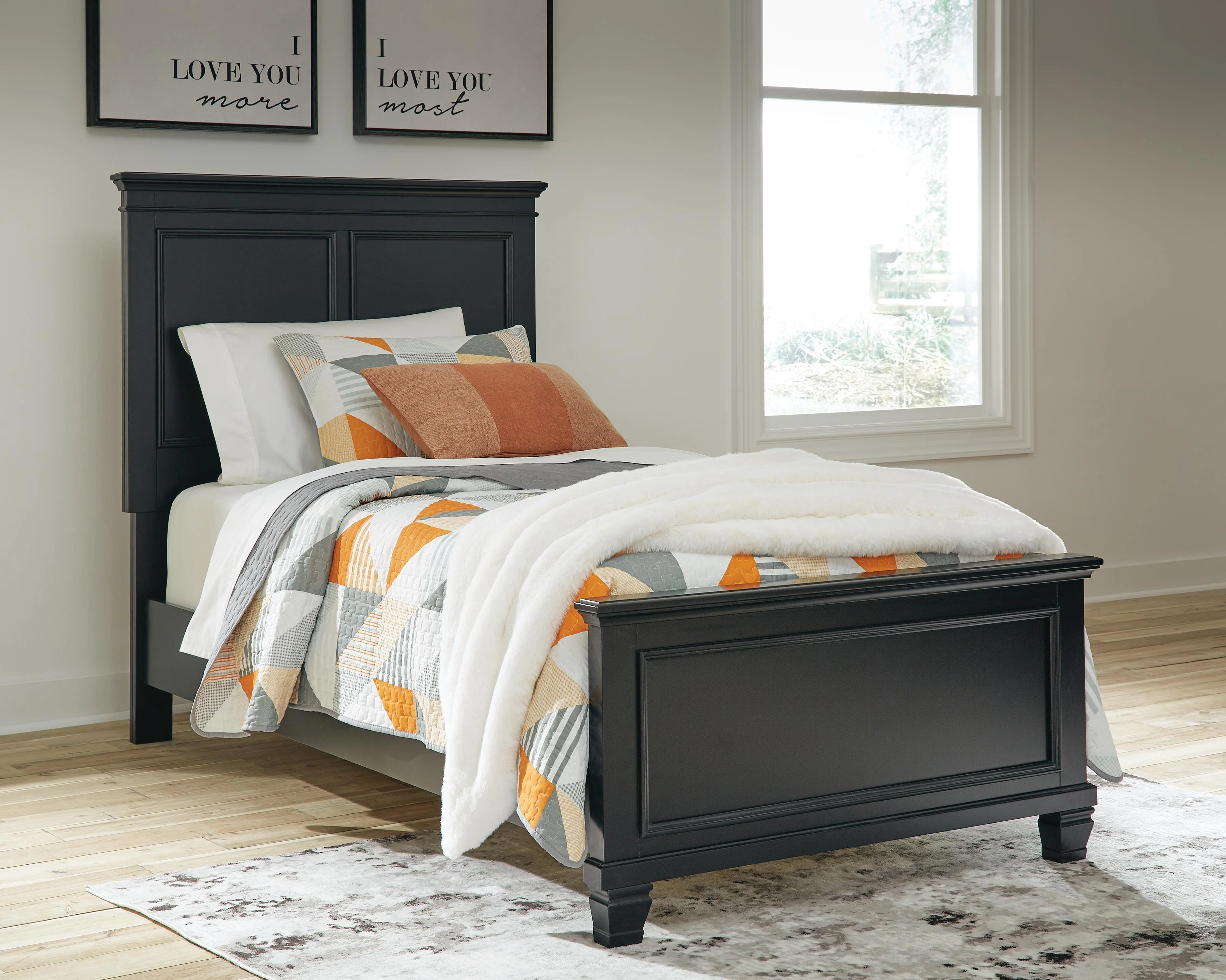 Lanolee Bedroom Set - Image 16