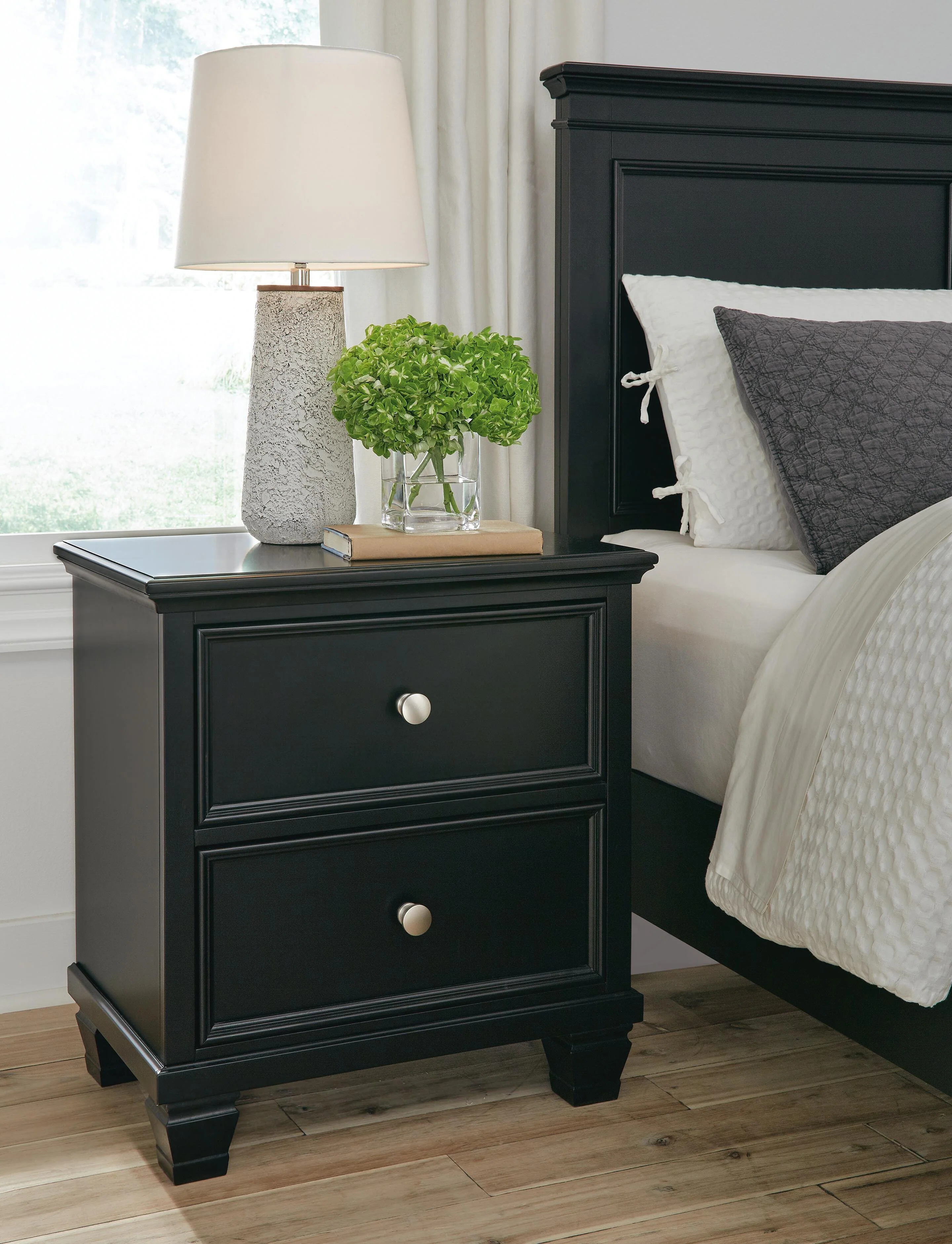 Lanolee Bedroom Set - Image 32