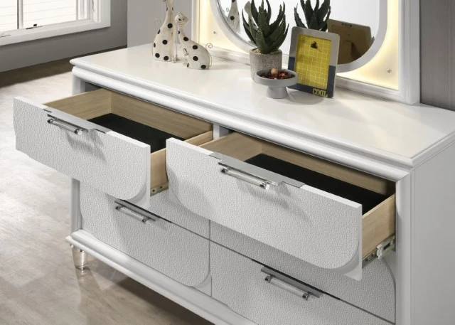 Lareina Bedroom Set - Image 11