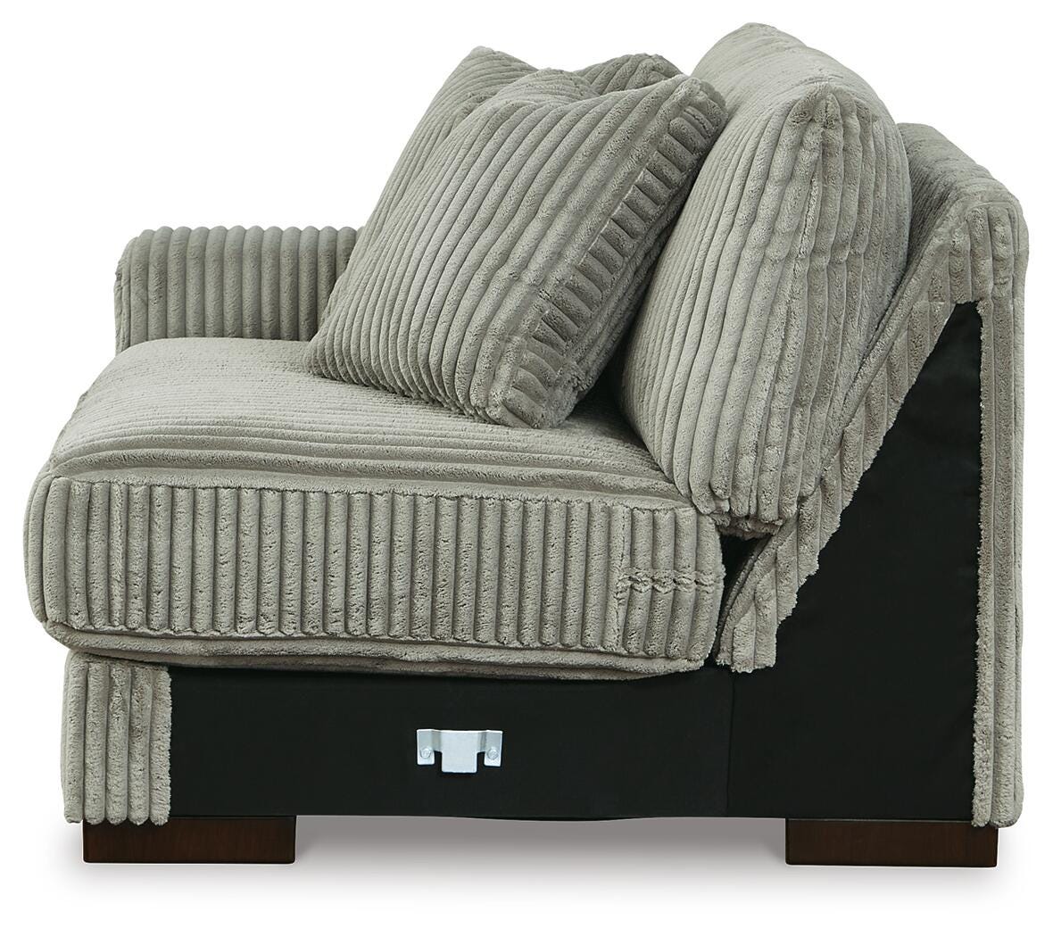 Lindyn Sectional with Chaise - Image 32