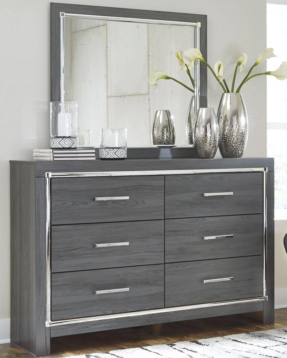 Lodanna Dresser and Mirror - Image 2