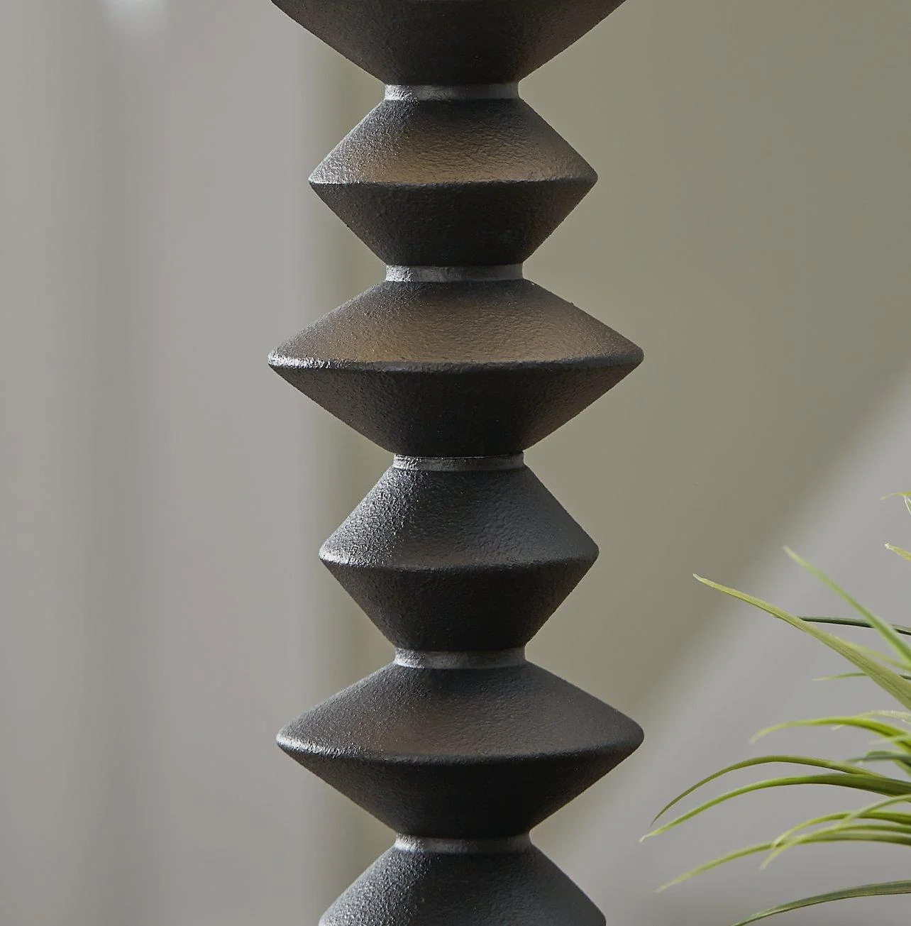 Luanndon Buffet Lamp - Image 6