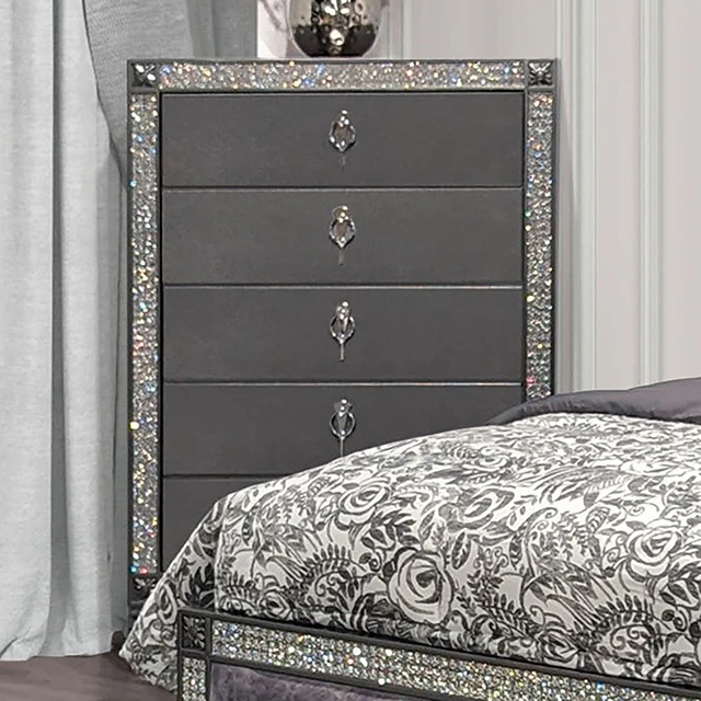 Lyanne Chest