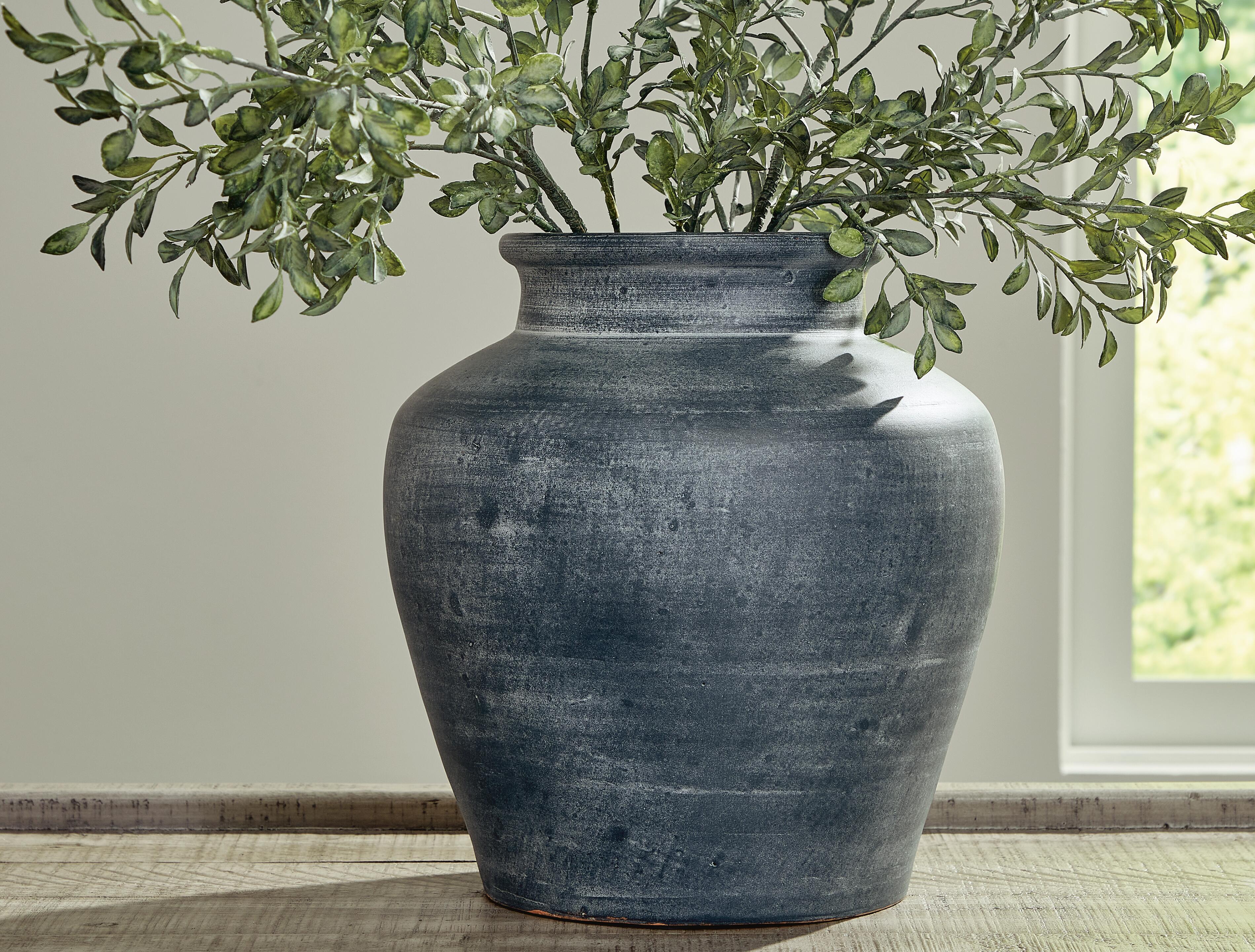 Meadie Vase - Image 2