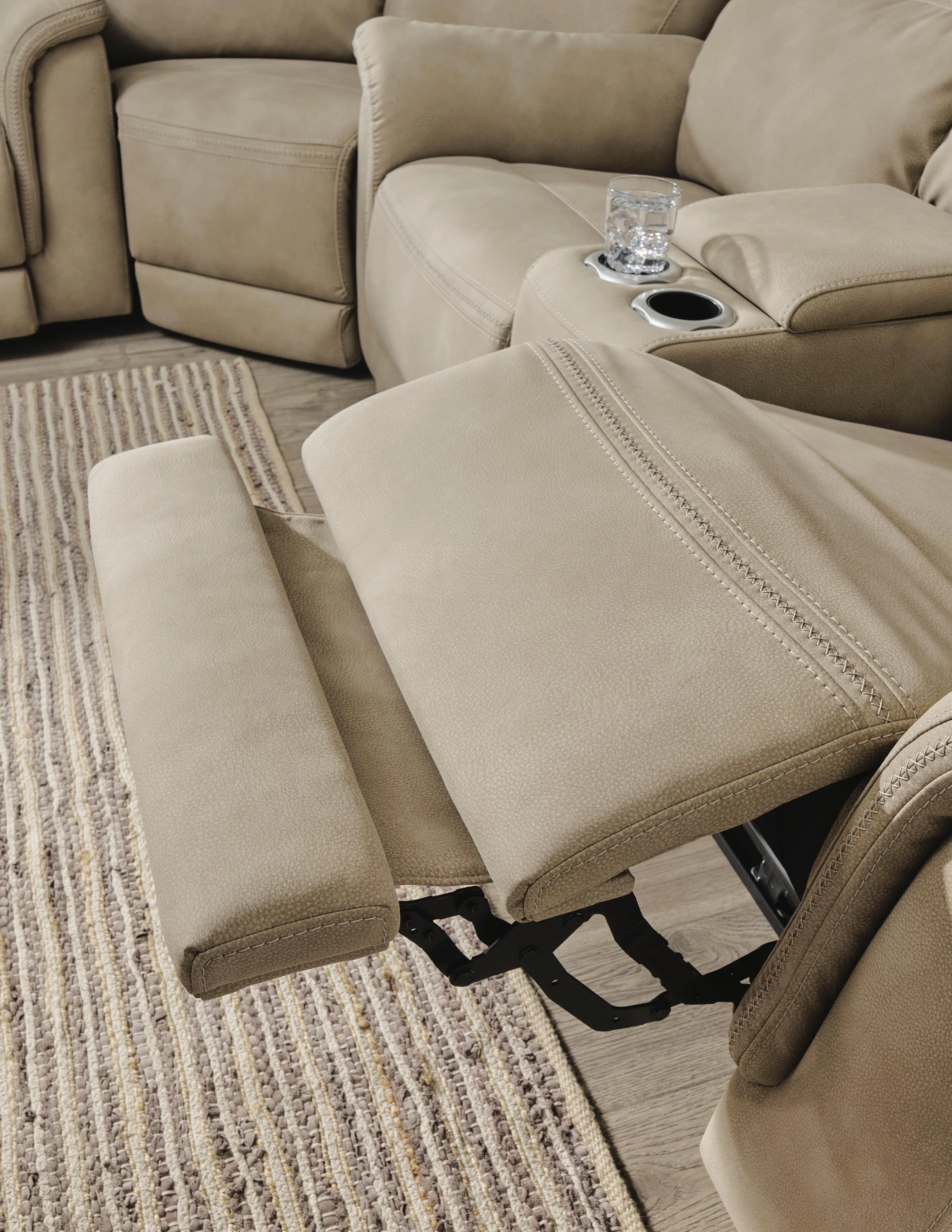 Next-Gen DuraPella Power Recliner - Image 25
