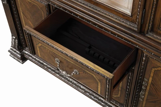 Promenade Hutch And Buffet - Image 5