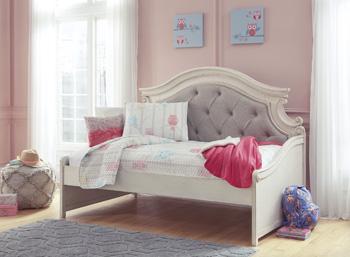 Realyn Bed - Image 24