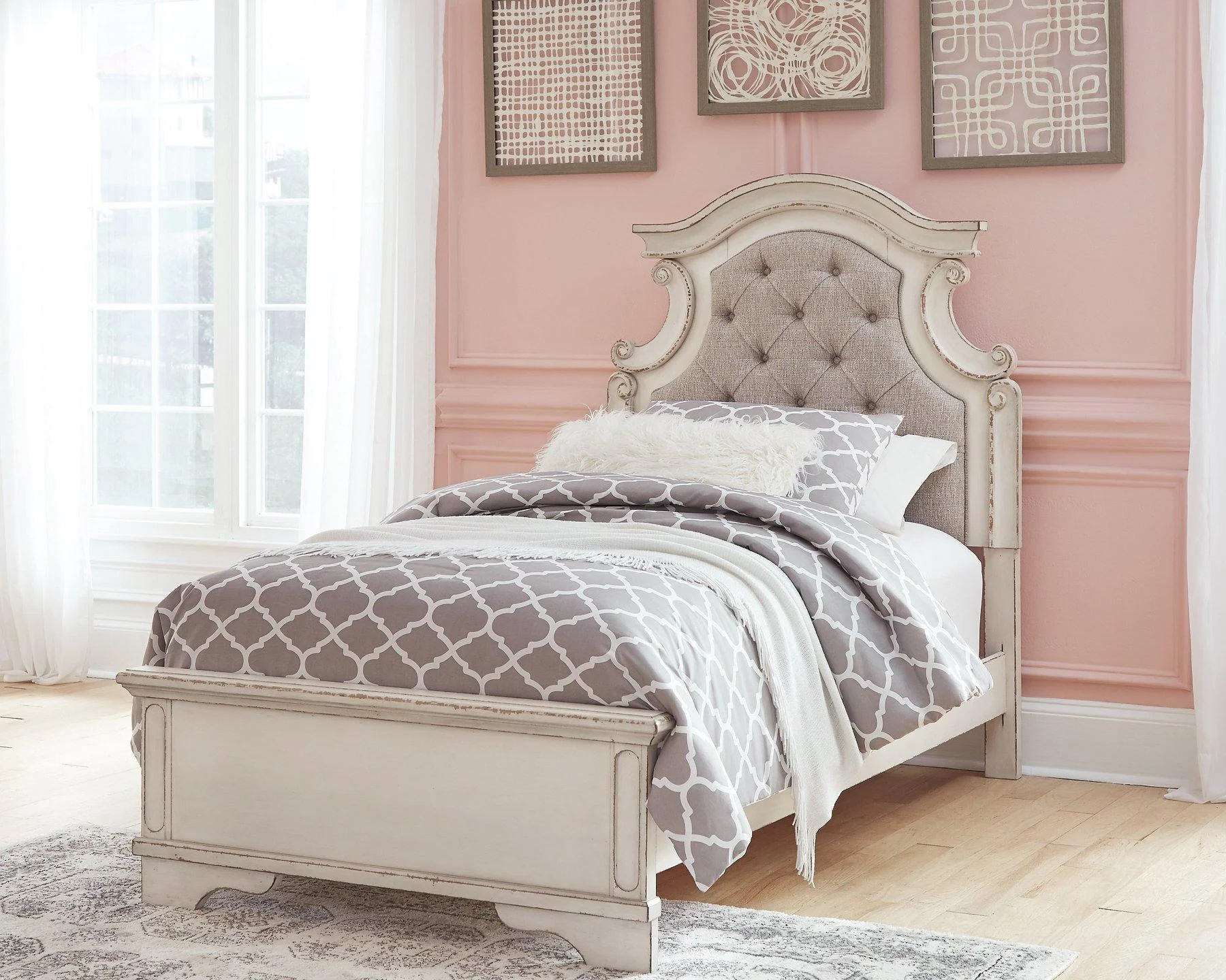 Realyn Bed - Image 44