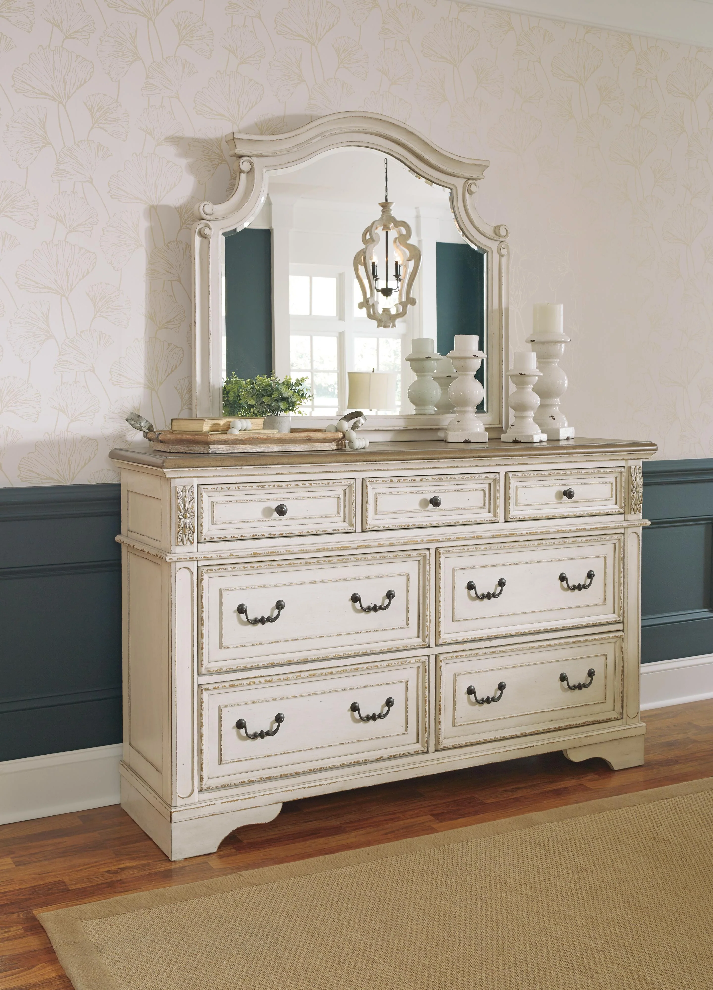 Realyn Bedroom Set - Image 2