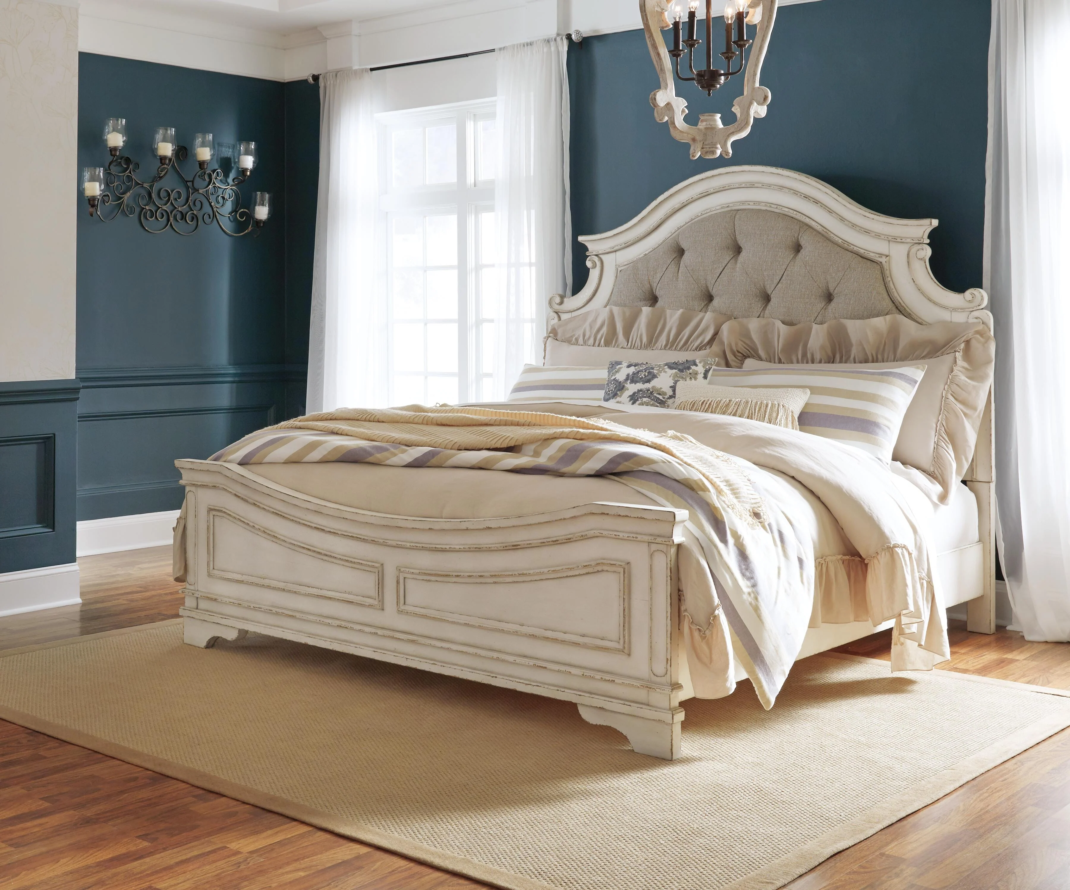Realyn Bedroom Set - Image 3
