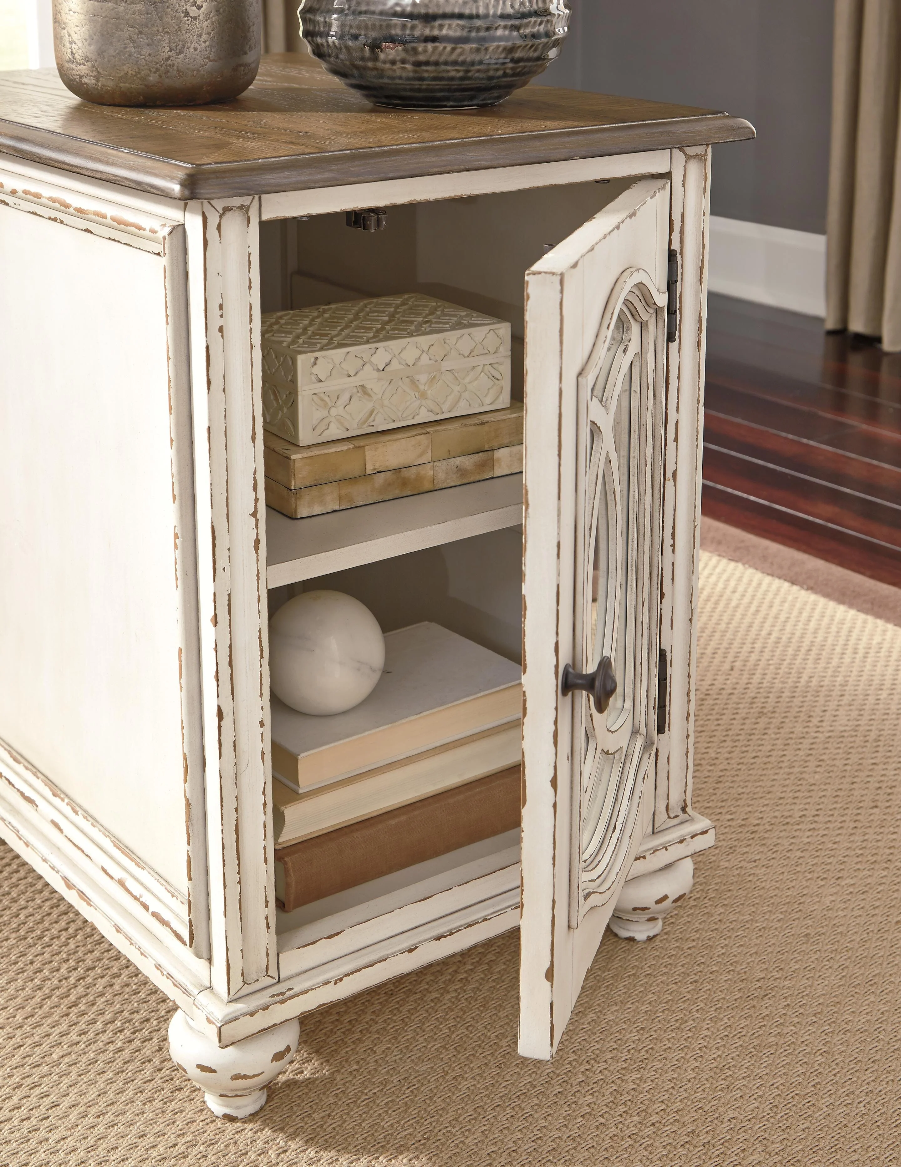 Realyn Occasional Table Set - Image 10