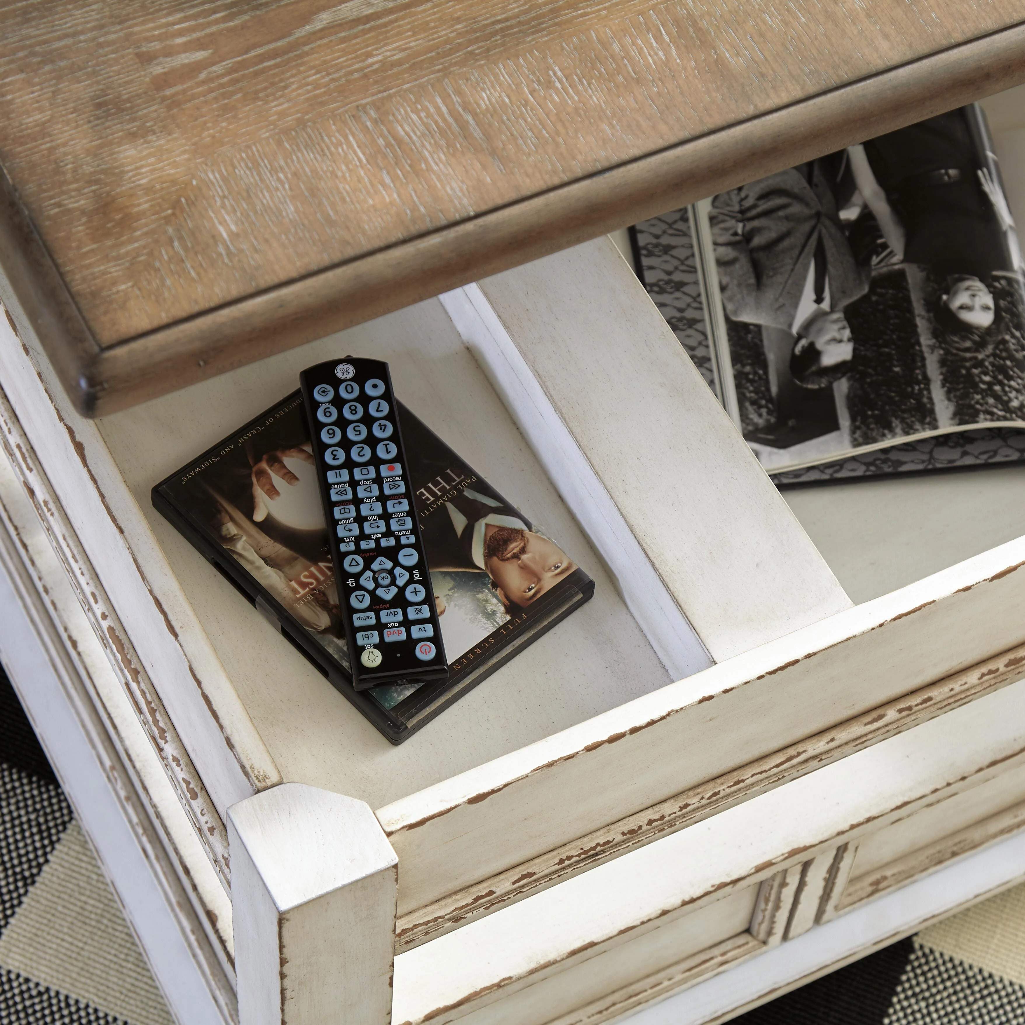 Realyn Occasional Table Set - Image 8