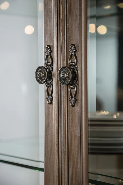Seven Oaks Hutch & Buffet - Image 3