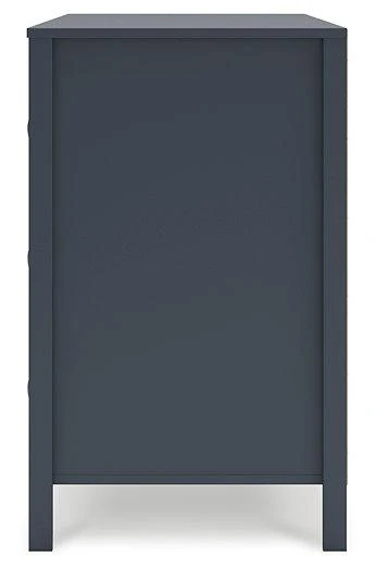 Simmenfort Dresser - Image 9
