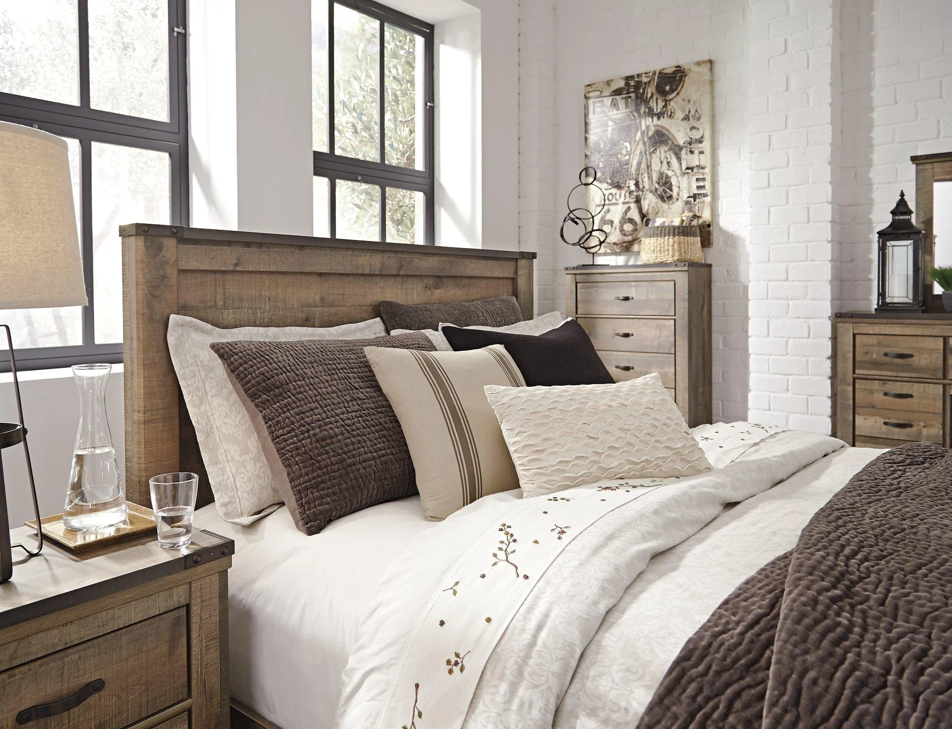 Trinell Bed - Image 23