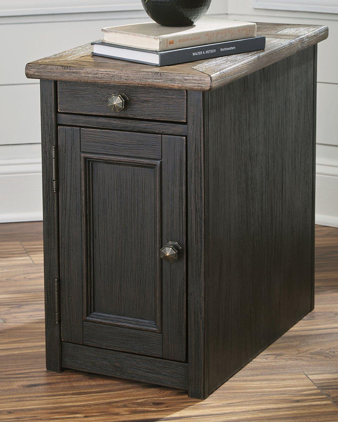 Tyler Creek Chairside End Table with USB Ports & Outlets - Image 2