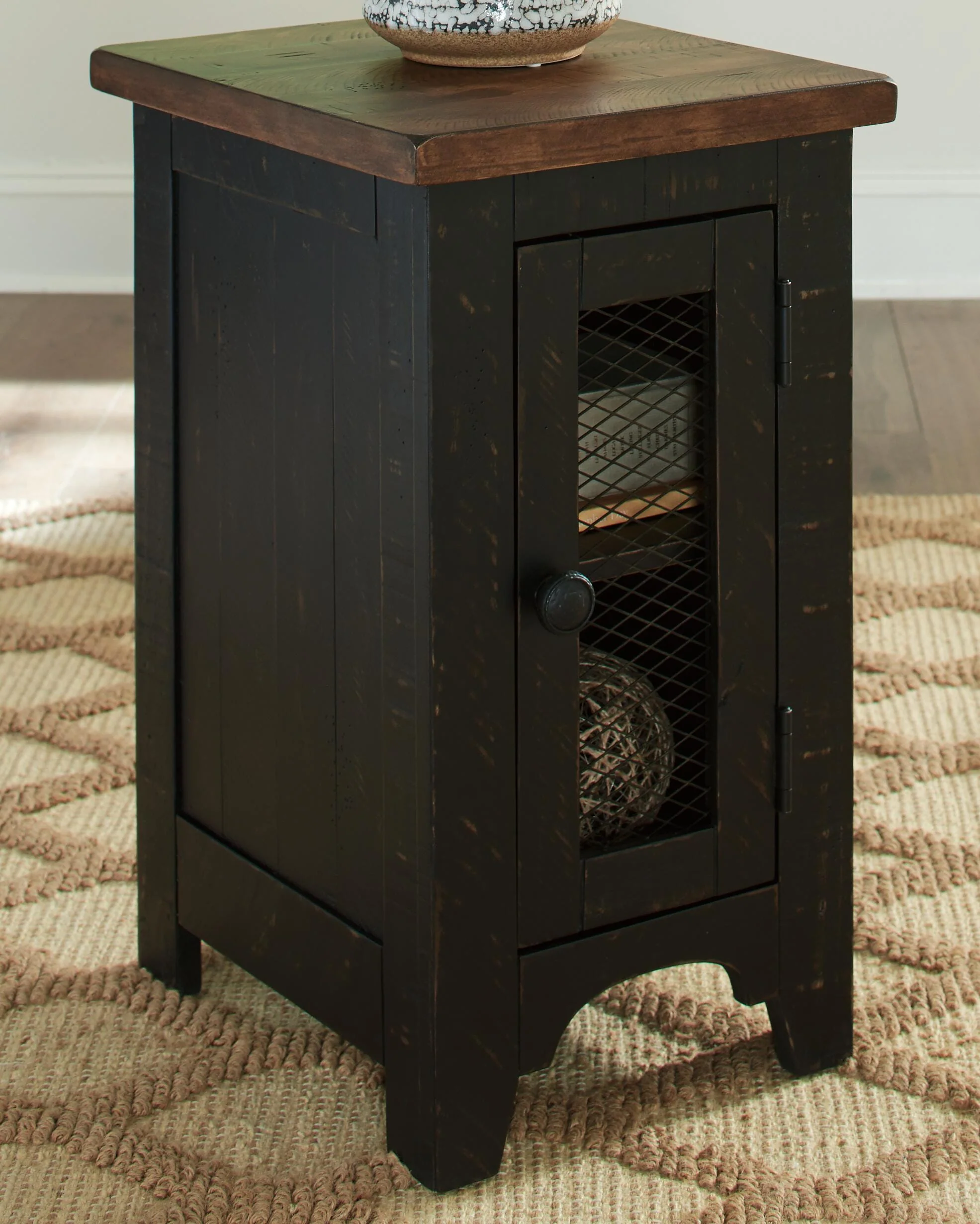 Valebeck Occasional Table Set - Image 5