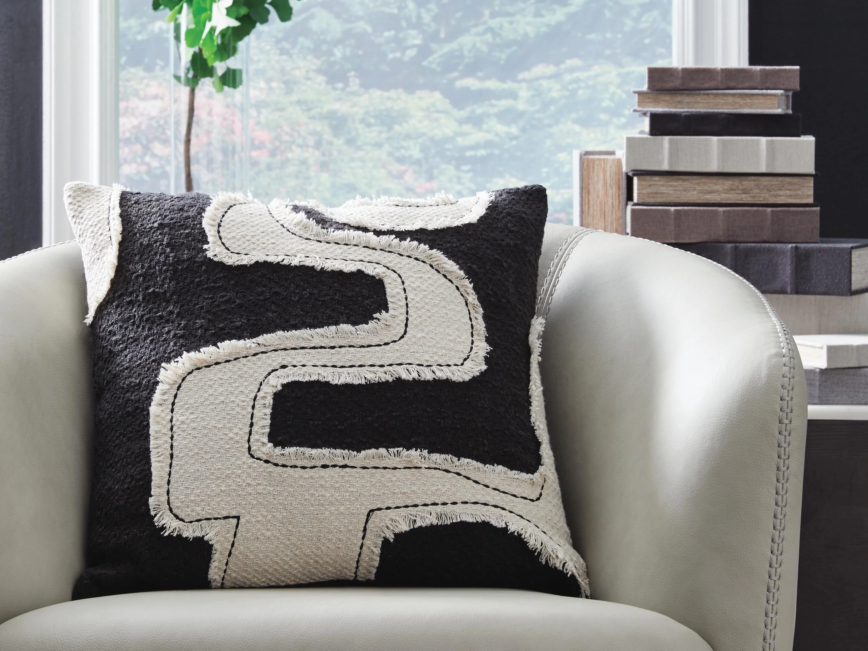 Veerbank Pillow (Set of 4) - Image 2