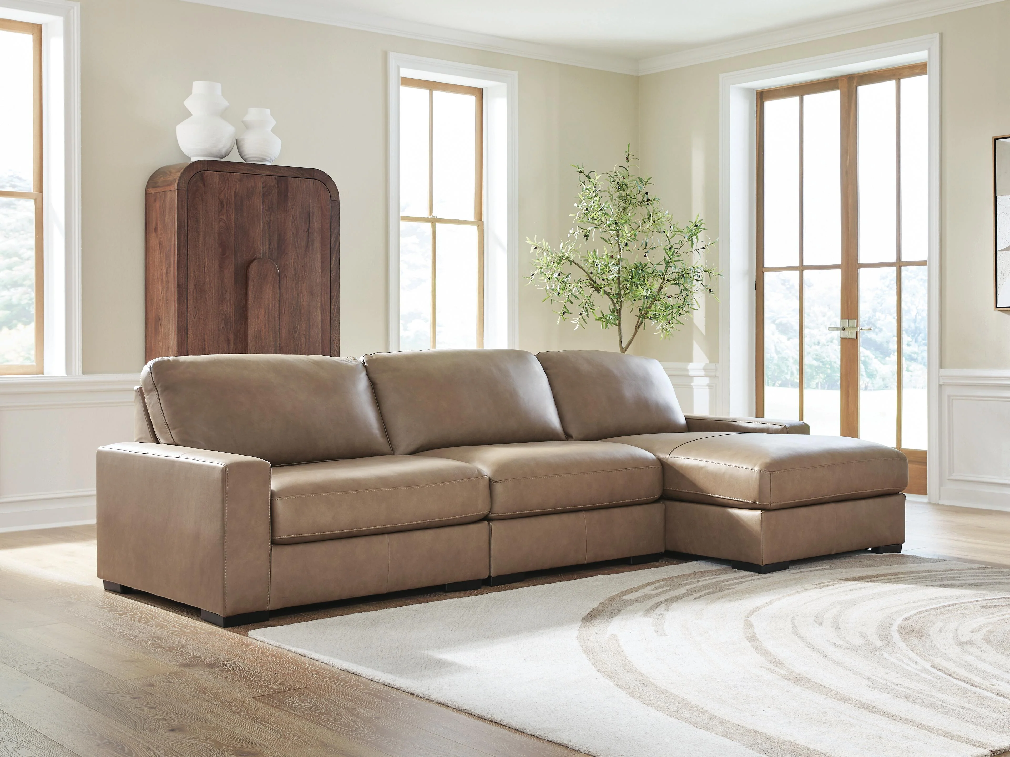 Veronella Sectional with Chaise - Image 9