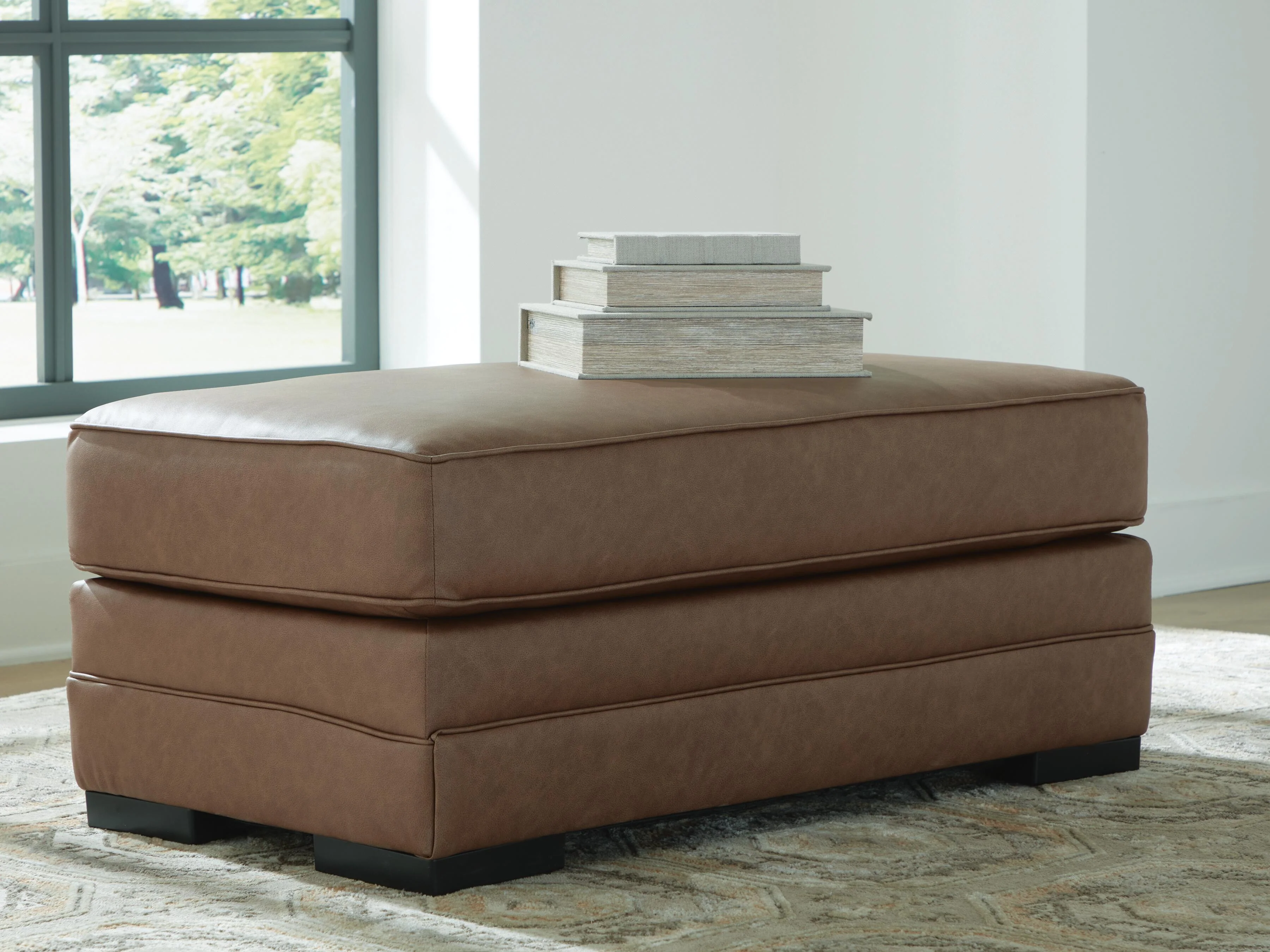 VillaCourt Ottoman - Image 2