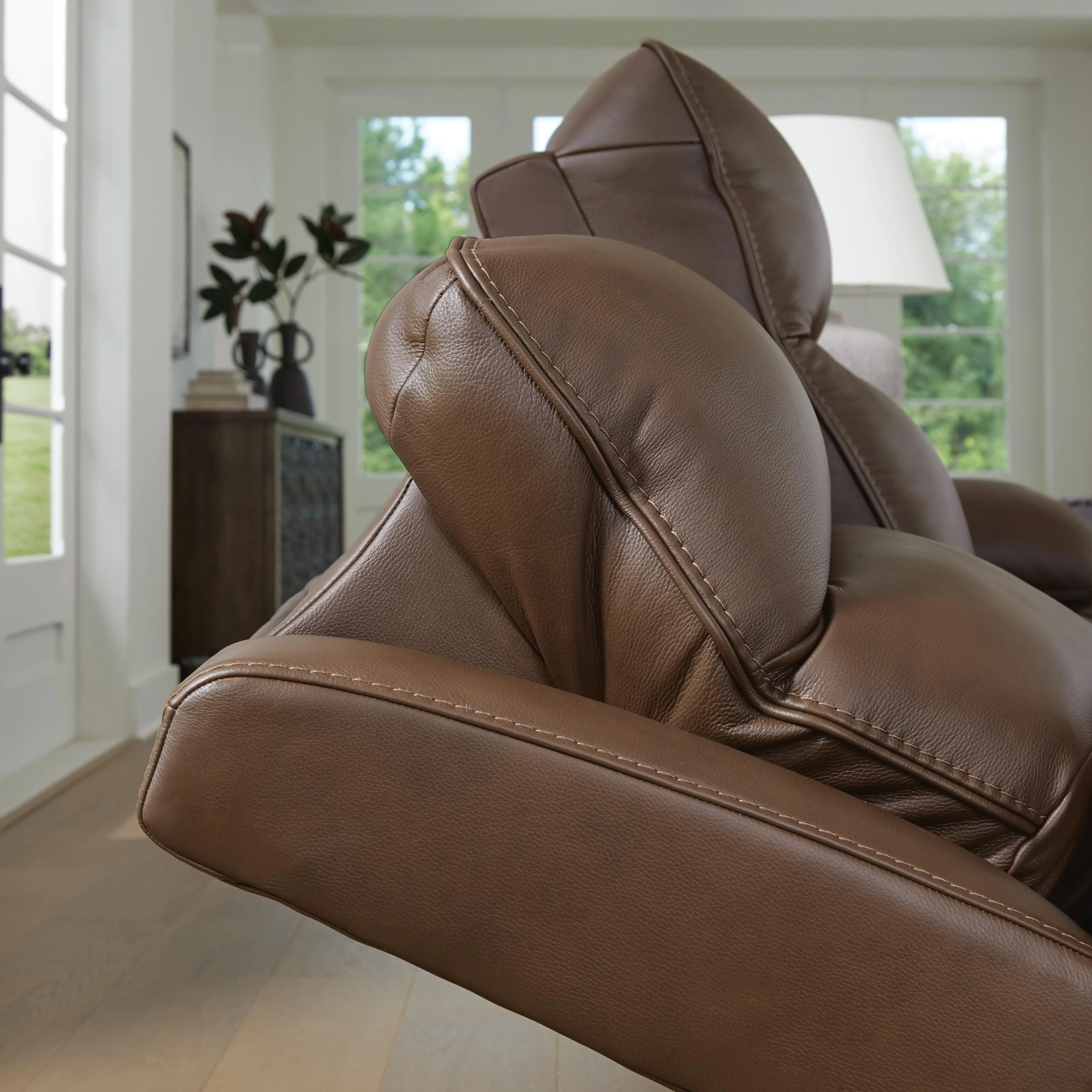 VonRyan Power Recliner - Image 7
